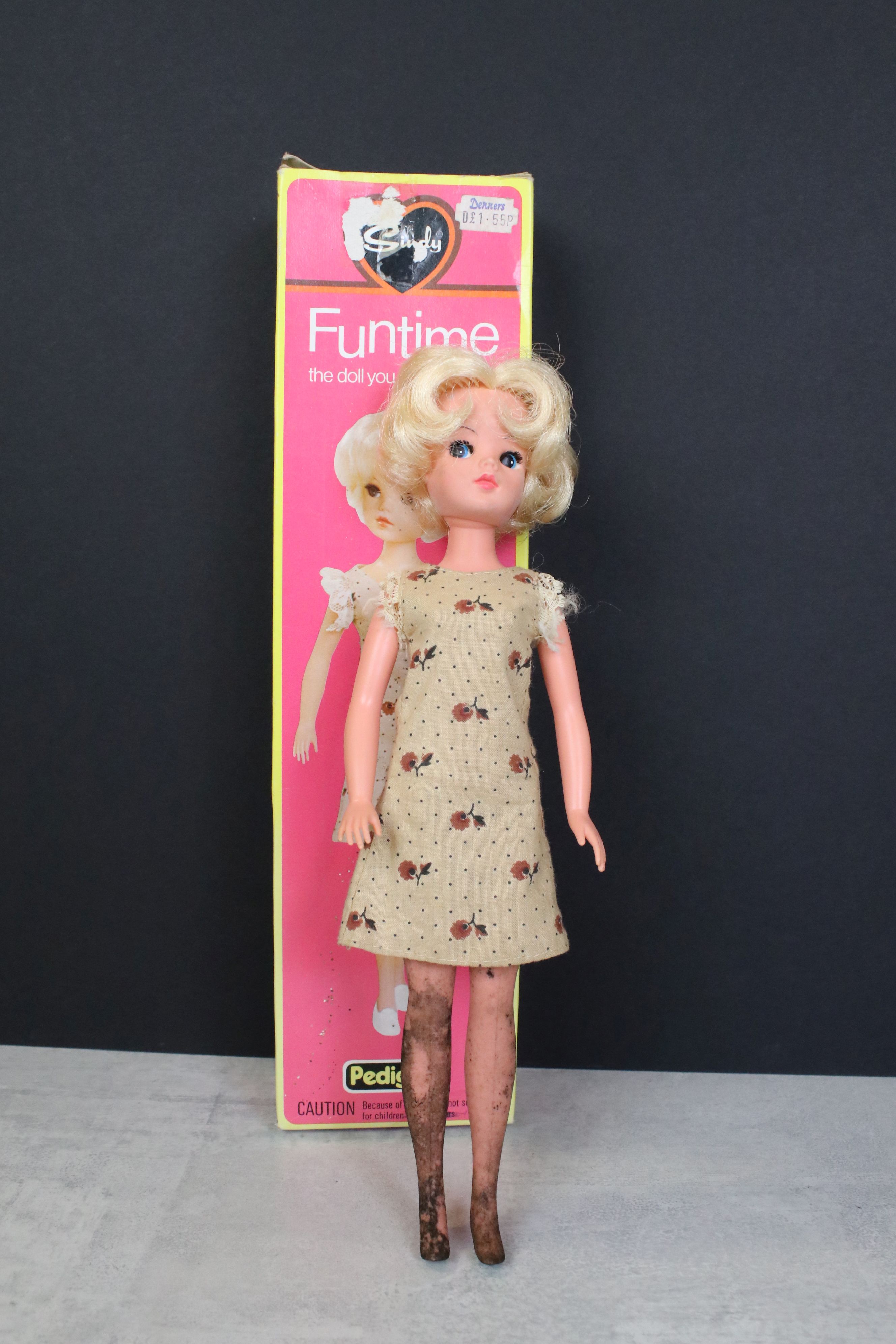 Two boxed Pedigree Sindy dolls to include Funtime 44618 (original dress, grubby/mouldy legs but does - Image 4 of 8
