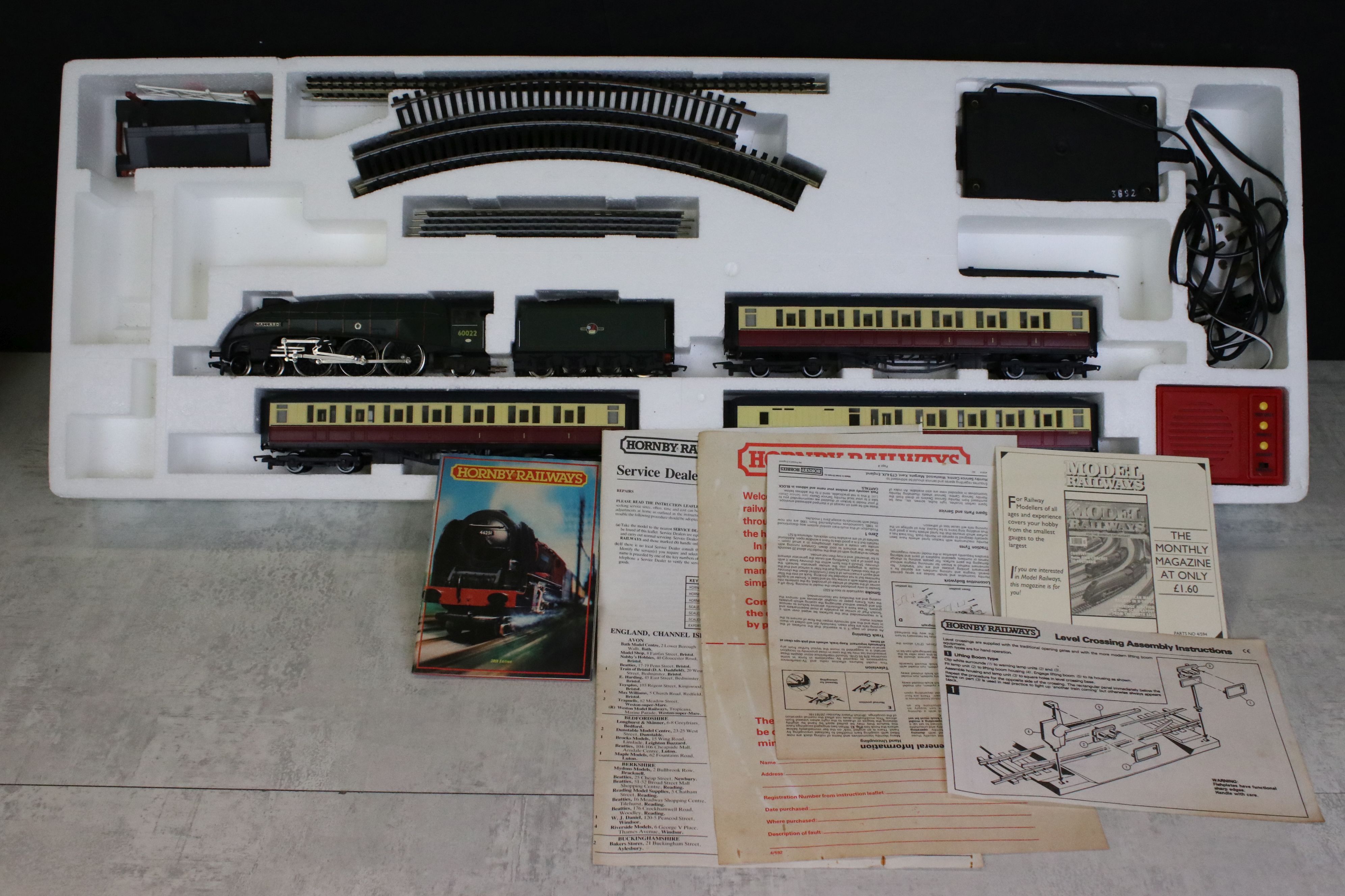 Boxed Hornby OO gauge R879 Mighty Mallard electric train set with locomotive, 3 x coaches, track, - Image 4 of 9
