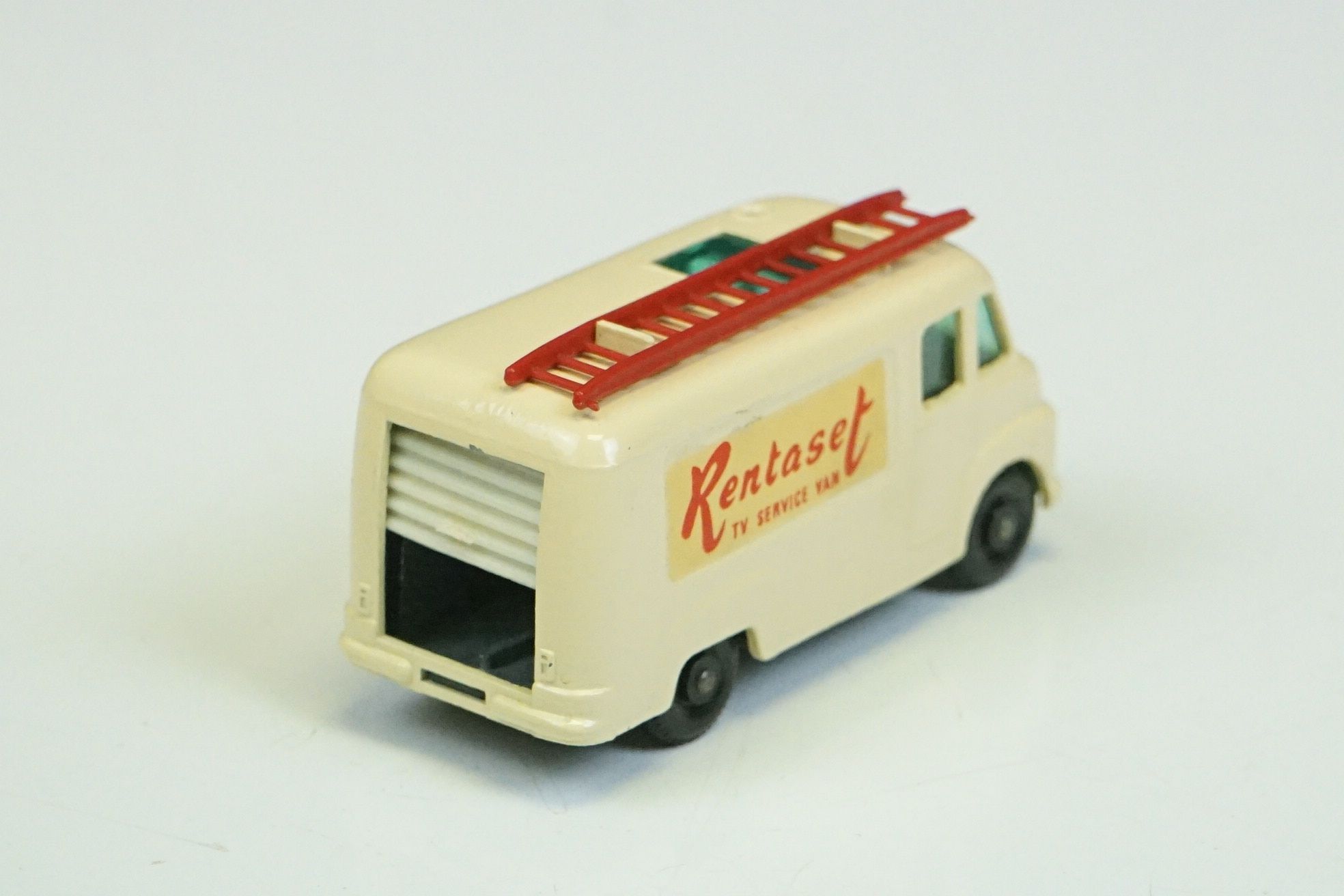 Three boxed Matchbox Lesney diecast models to include 20 Ever Ready Transport Truck, 62 TV Service - Image 5 of 21