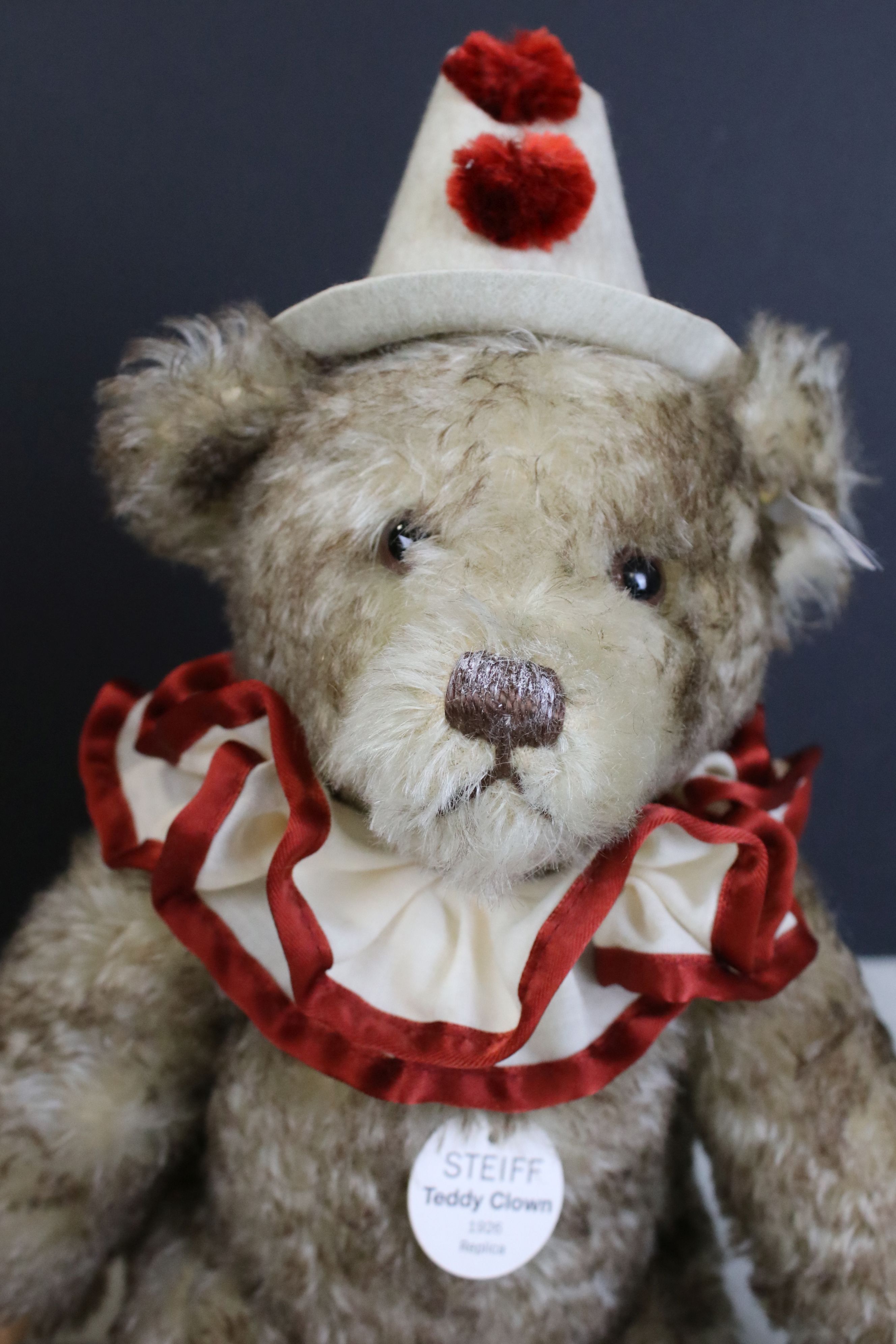 Two Boxed Steiff teddy bears with COAs, to include ' Teddy Clown 1926 Replica ', no. 1798/3000, 32cm - Image 3 of 7