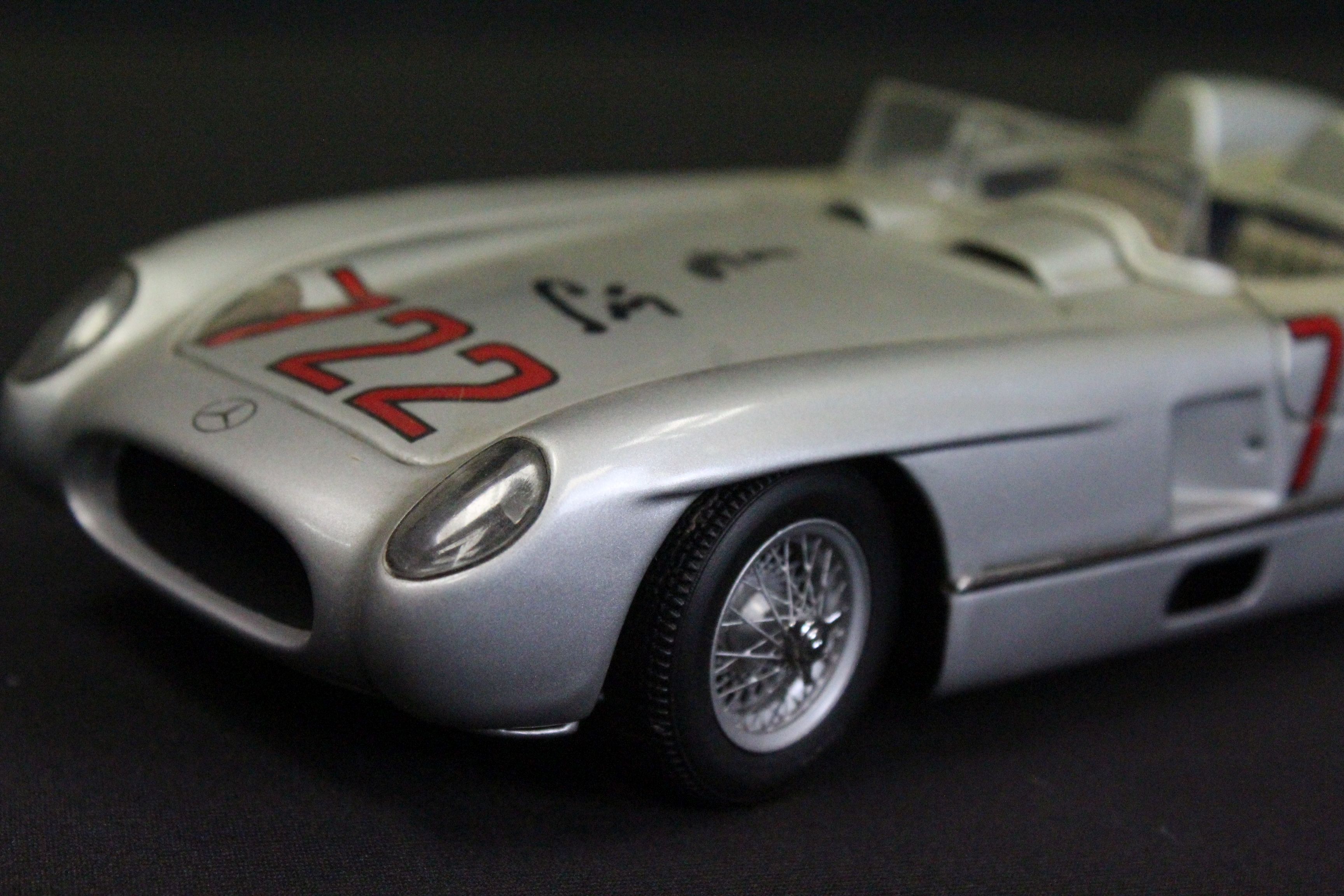 Boxed Pauls Model Art Minichamps Classic Collection 1/24 B6 604 0242 Mercedes Benz 300 SLR diecast - Image 12 of 14