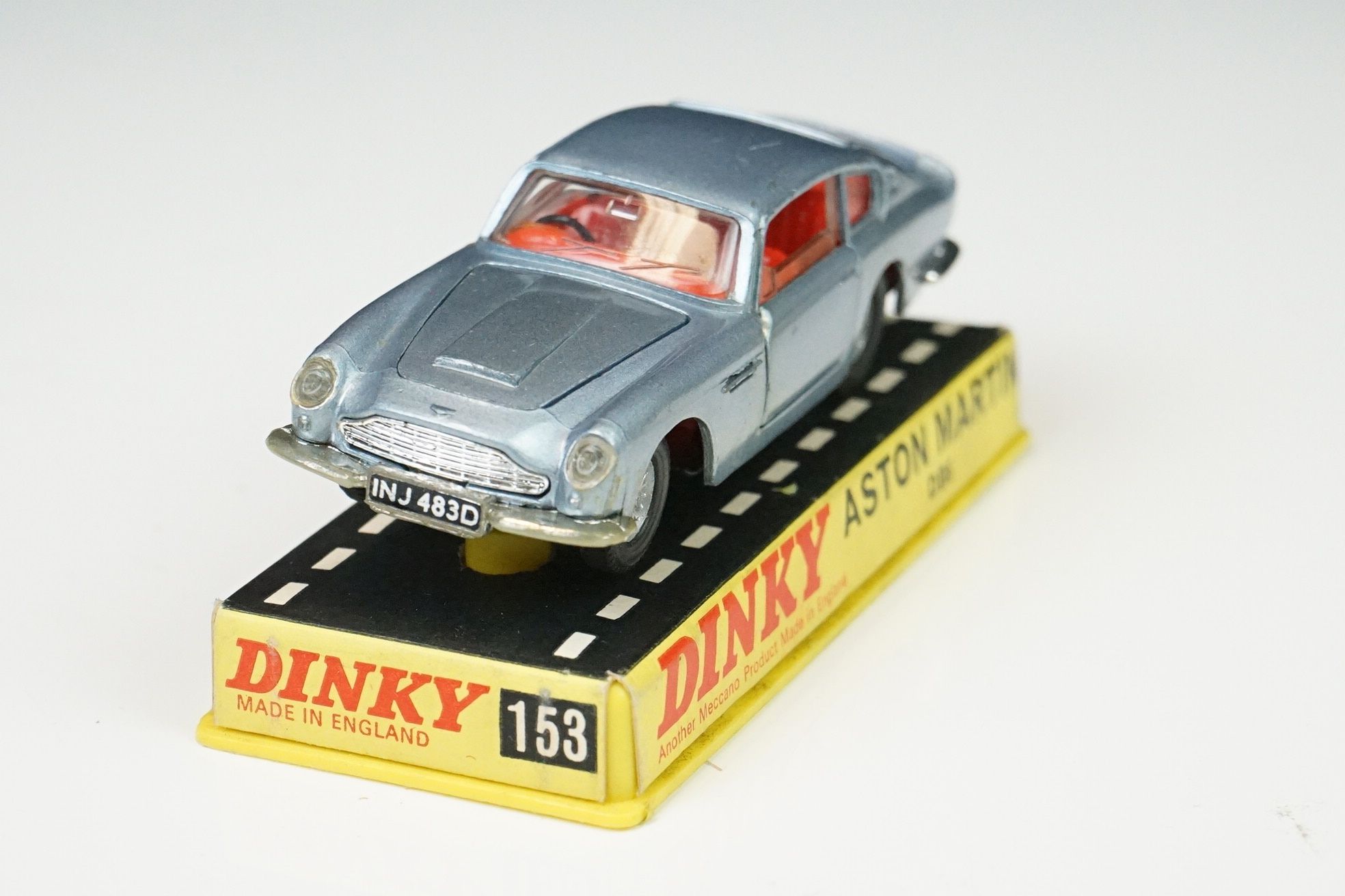 Two Cased Dinky diecast models to include 152 Rolls-Royce Phantom V Limousine with driver (in black, - Image 10 of 11