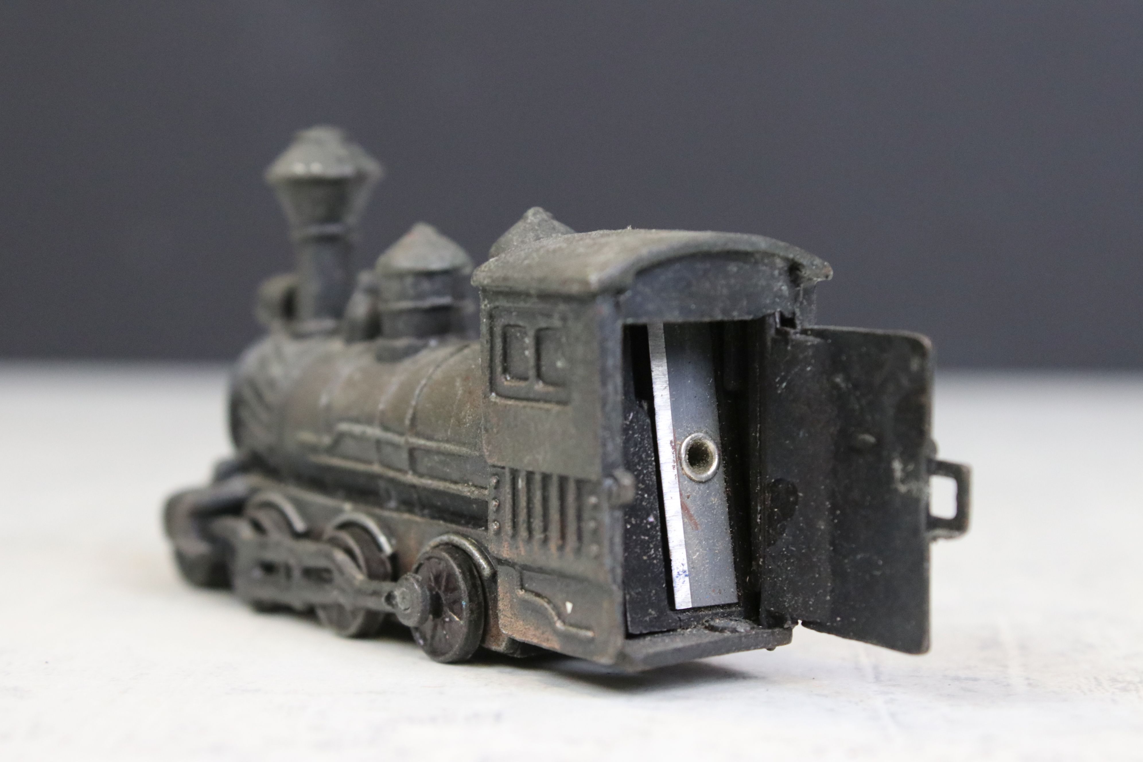 Collection of around 23 x OO gauge items of rolling stock featuring Hornby Dublo, Hornby, Lima etc - Image 11 of 23