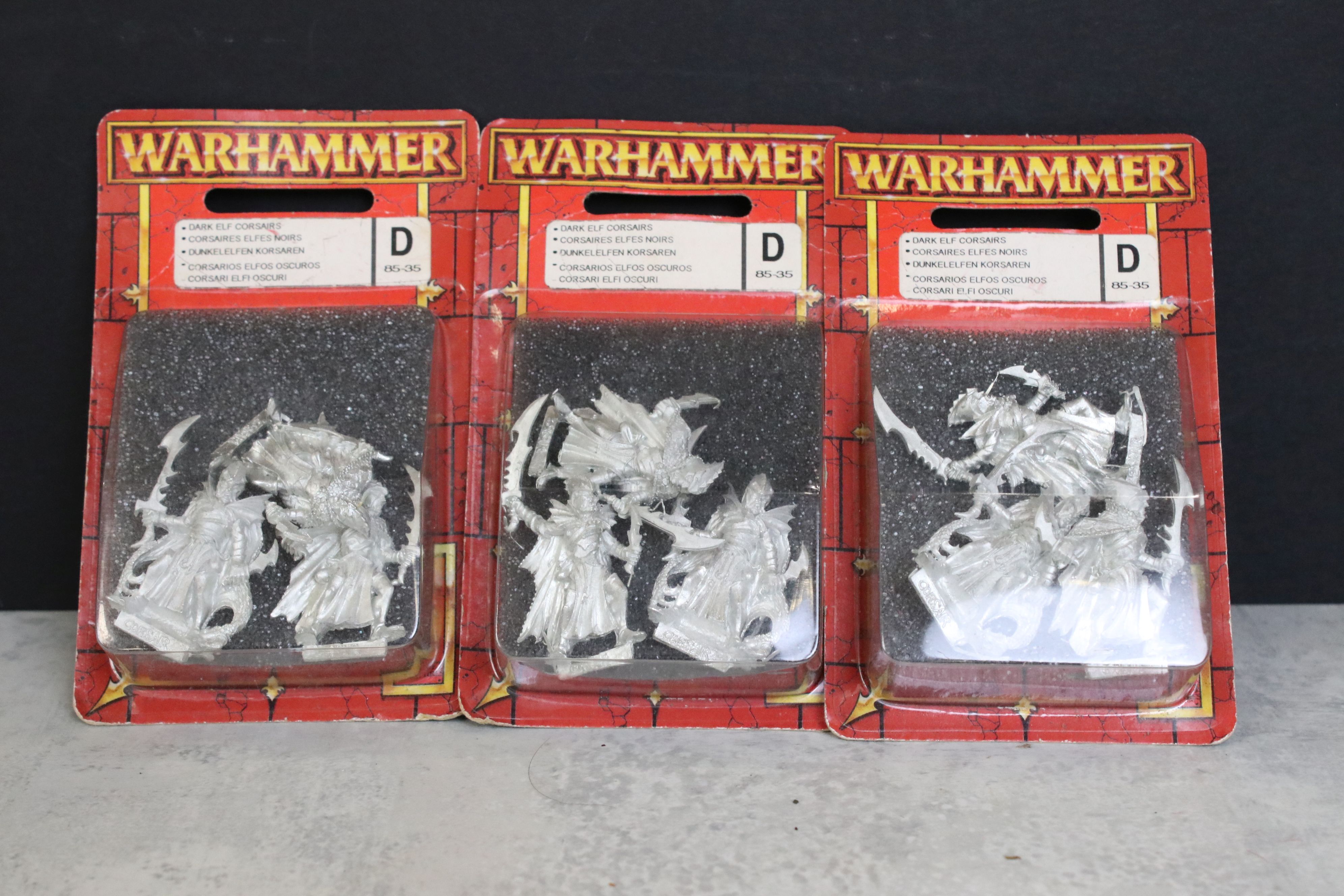 War Gaming - Collection of war/fantasy gaming figures & accessories to include sealed Games Workshop - Image 9 of 15