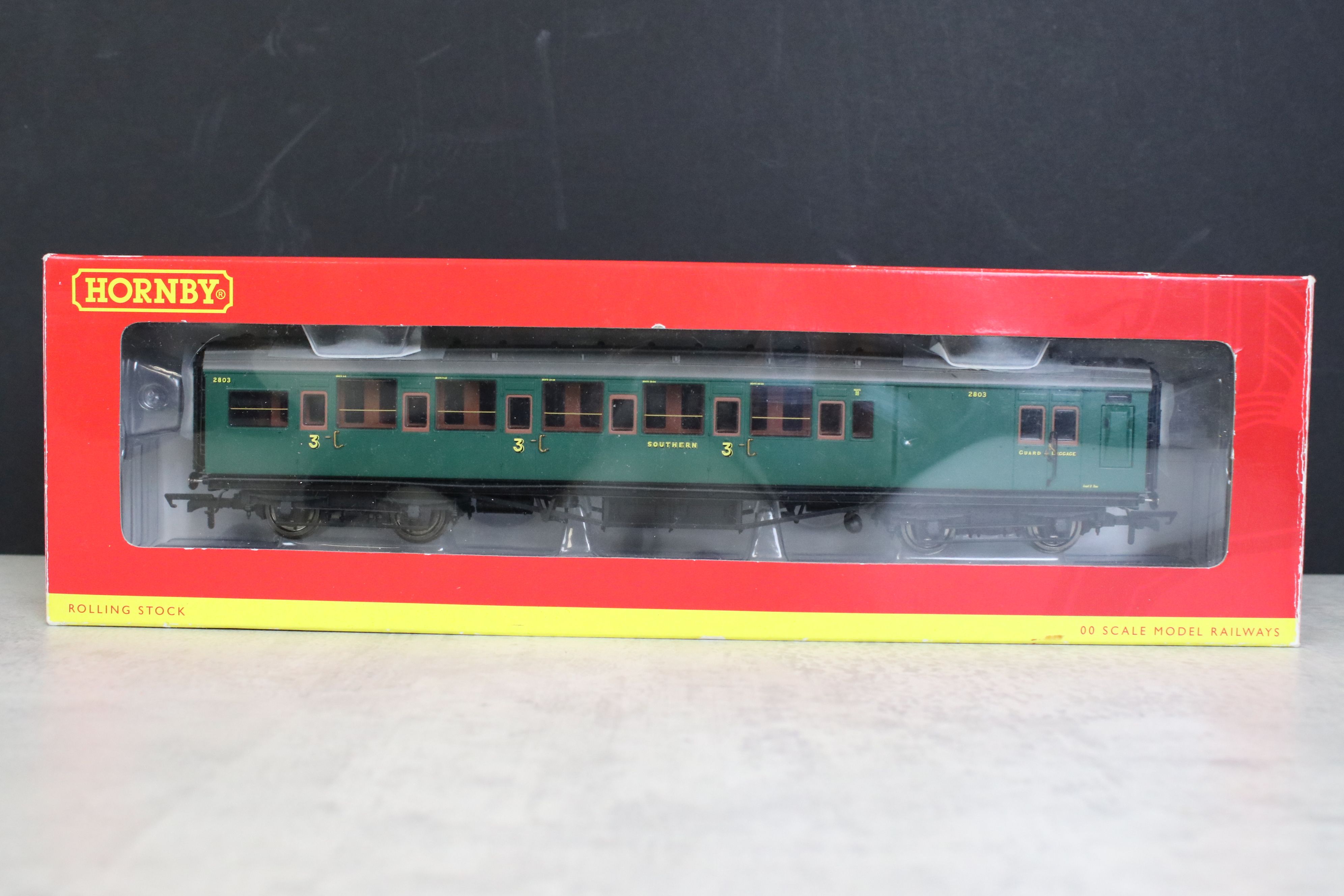 Quantity of OO & O gauge model railway to include boxed Hornby O gauge No 51 Passenger Brake Van, - Image 6 of 20