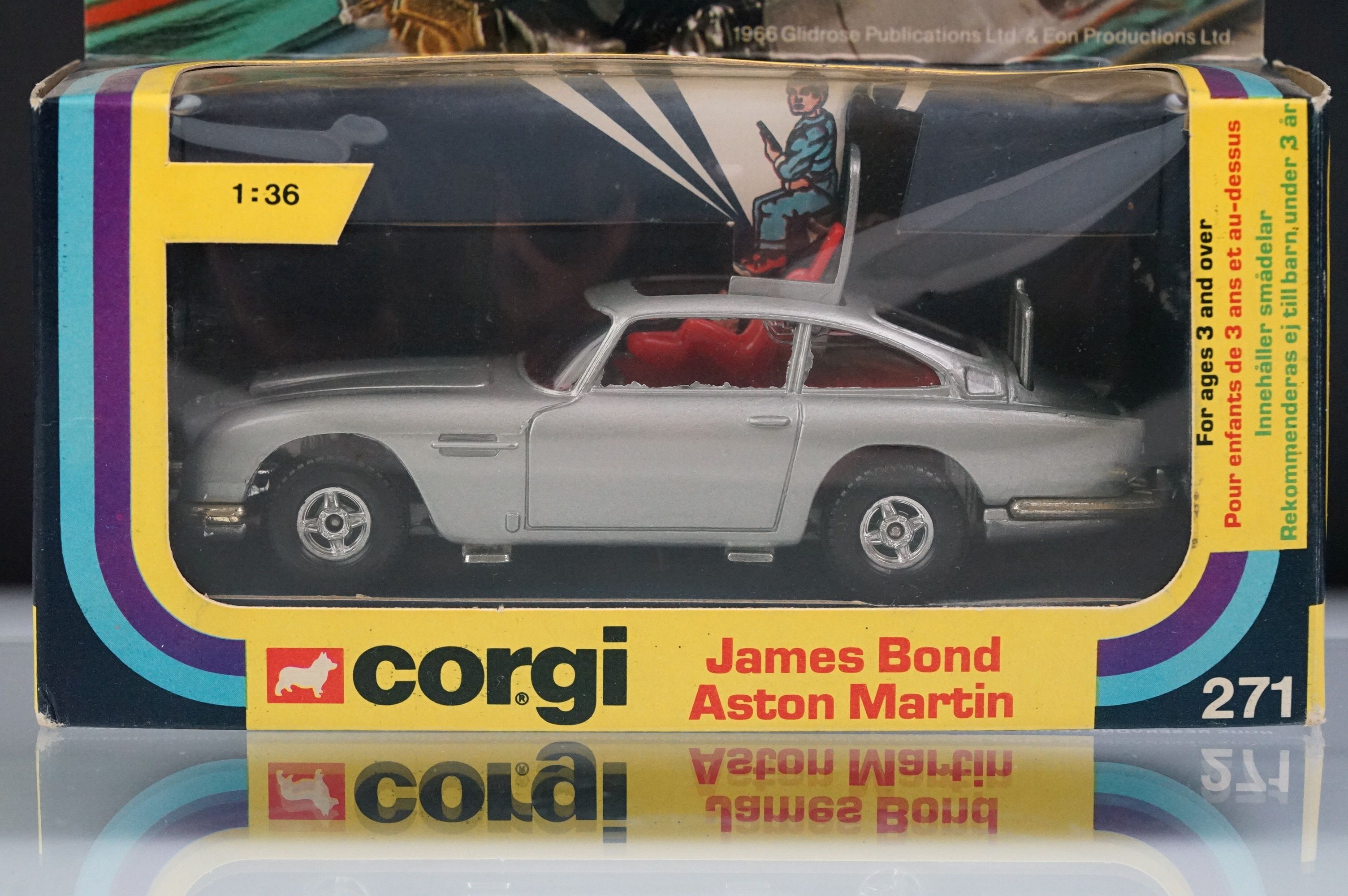 Boxed Corgi 271 James Bond 007 Aston Martin diecast model with original bag containing 2 x ejector - Image 2 of 5