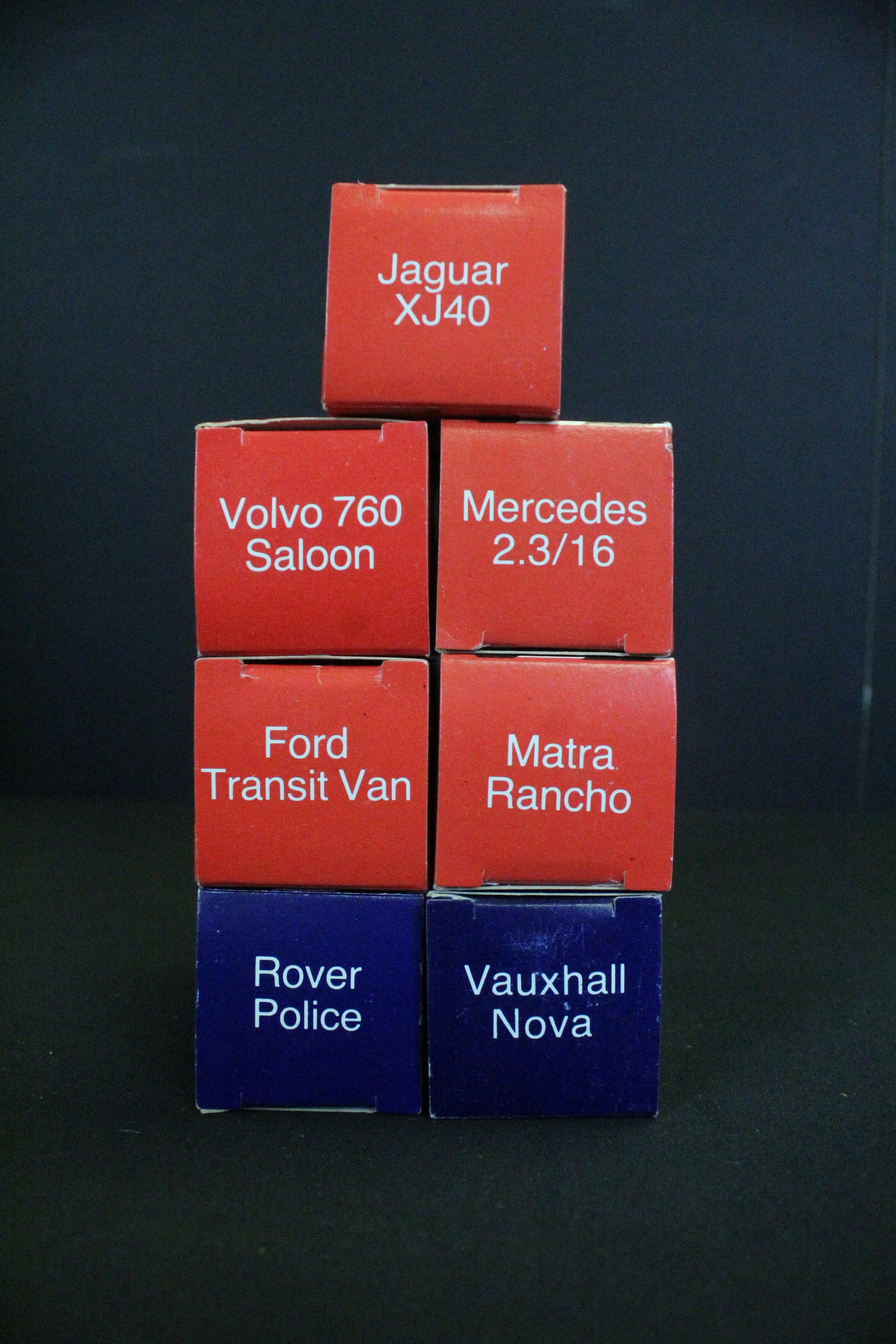 29 Boxed Corgi diecast models to include Jaguar Track Car, Iveco Container Truck, Royal Mail Van, - Image 7 of 9