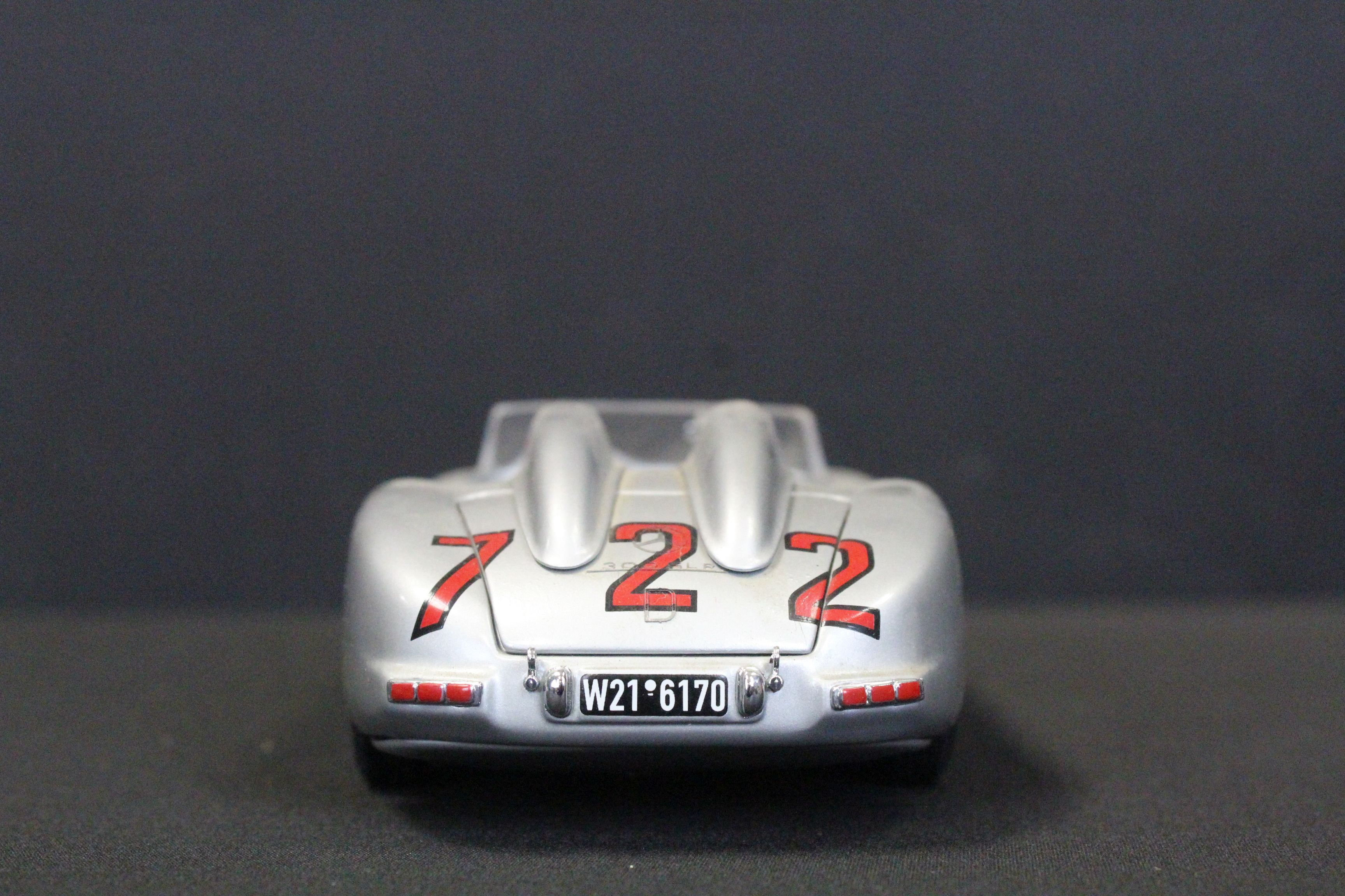 Boxed Pauls Model Art Minichamps Classic Collection 1/24 B6 604 0242 Mercedes Benz 300 SLR diecast - Image 9 of 14