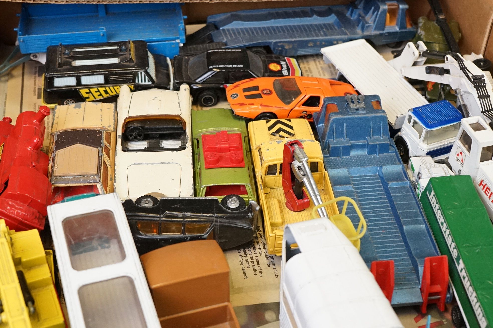 Over 85 Mid 20th C onwards diecast models to include Matchbox, Lone Star, Corgi, Dinky and ERTL - Image 8 of 19