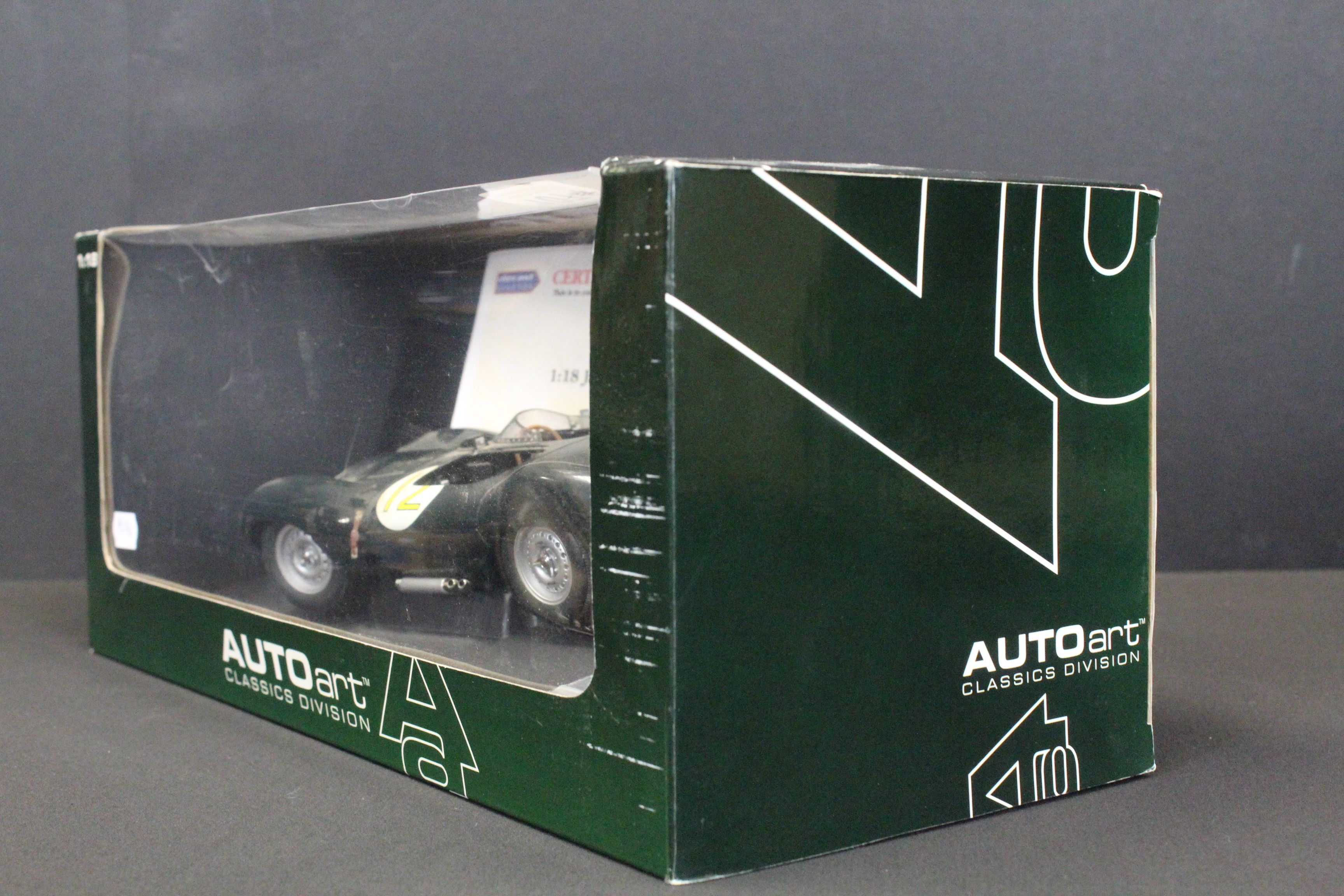 Autograph - Boxed 1/18 Auto Art 73561 Jaguar D-Type Short Nose green Le Mans 1954 diecast model - Image 4 of 14