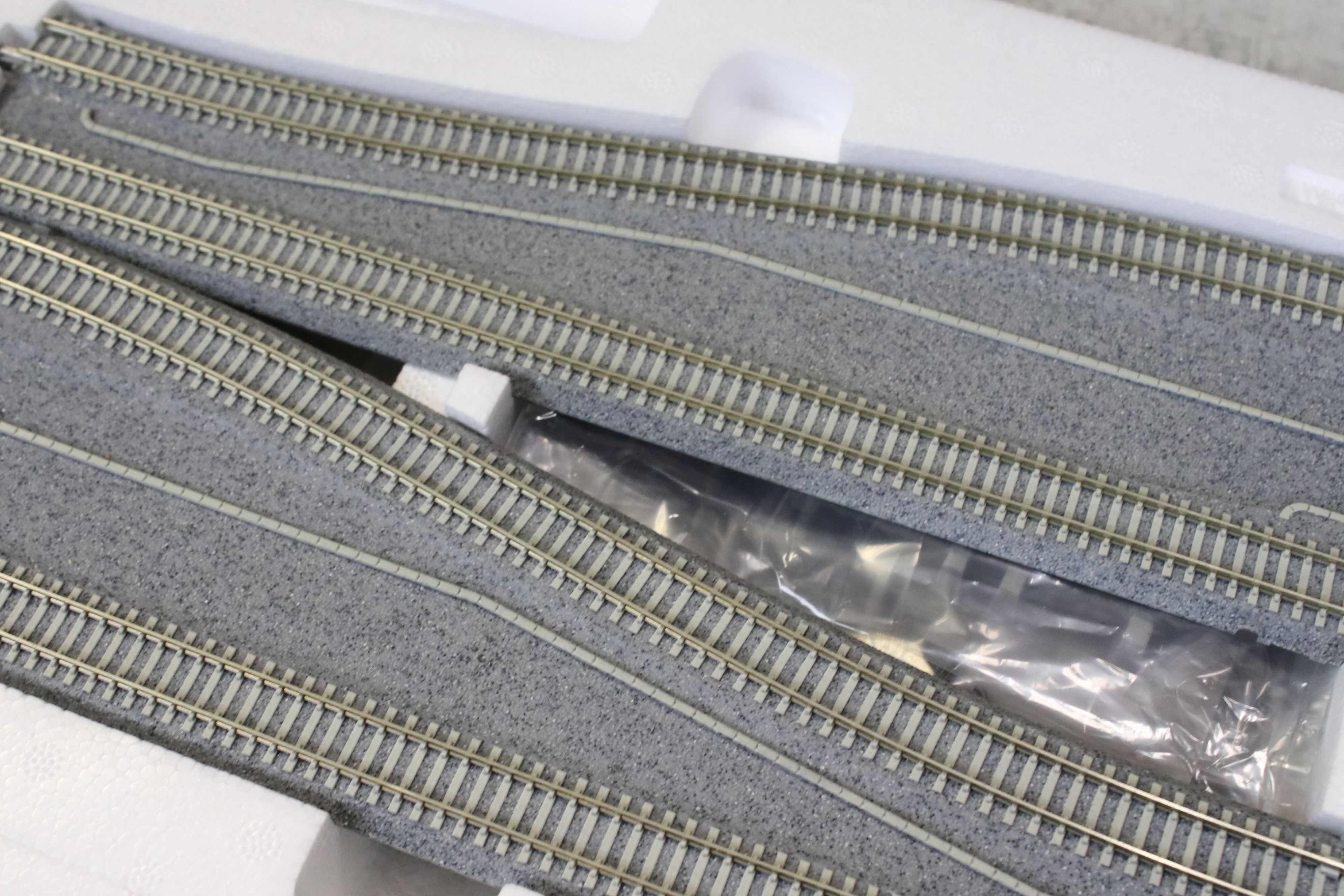 Four boxed Kato N gauge Unitrack sets to include 20873 V14 (incomplete), 20874 V15, 20840 Double - Image 13 of 15