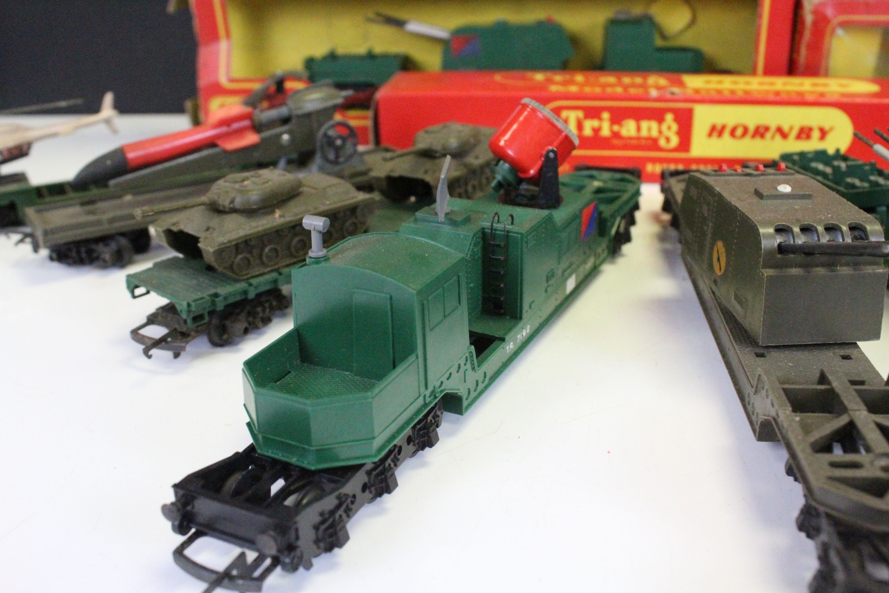 Seven boxed Triang OO gauge items of 'battle space' rolling stock to include R249 Exploding Car, - Image 4 of 7