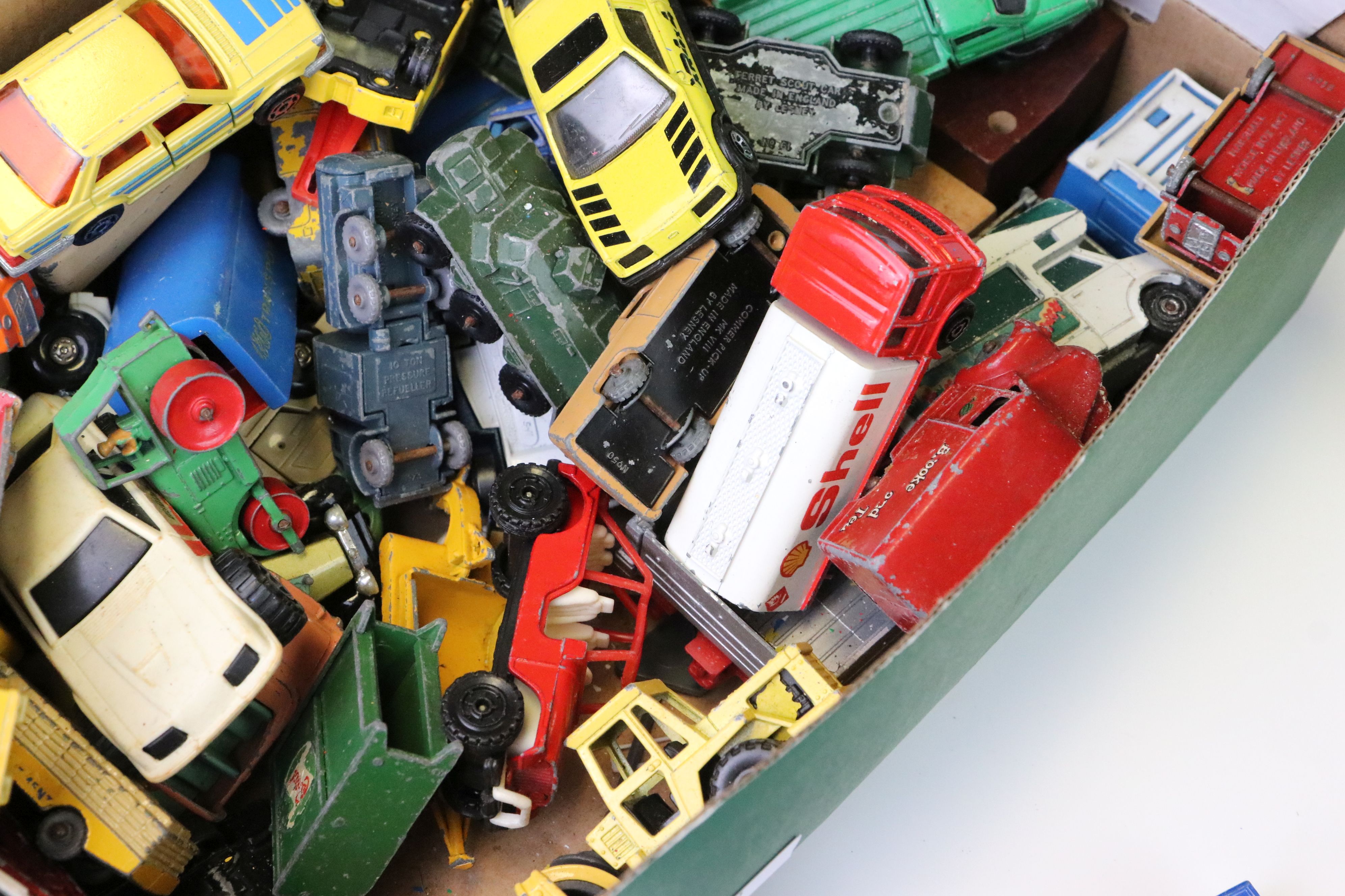 Collection of play worn mid 20th C onwards to include Matchbox 75 Series, Siku, Majorette, Corgi etc - Image 7 of 7