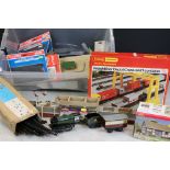 Quantity of OO gauge model railway to include boxed Triang Hornby R675 Freightliner Depot Crane