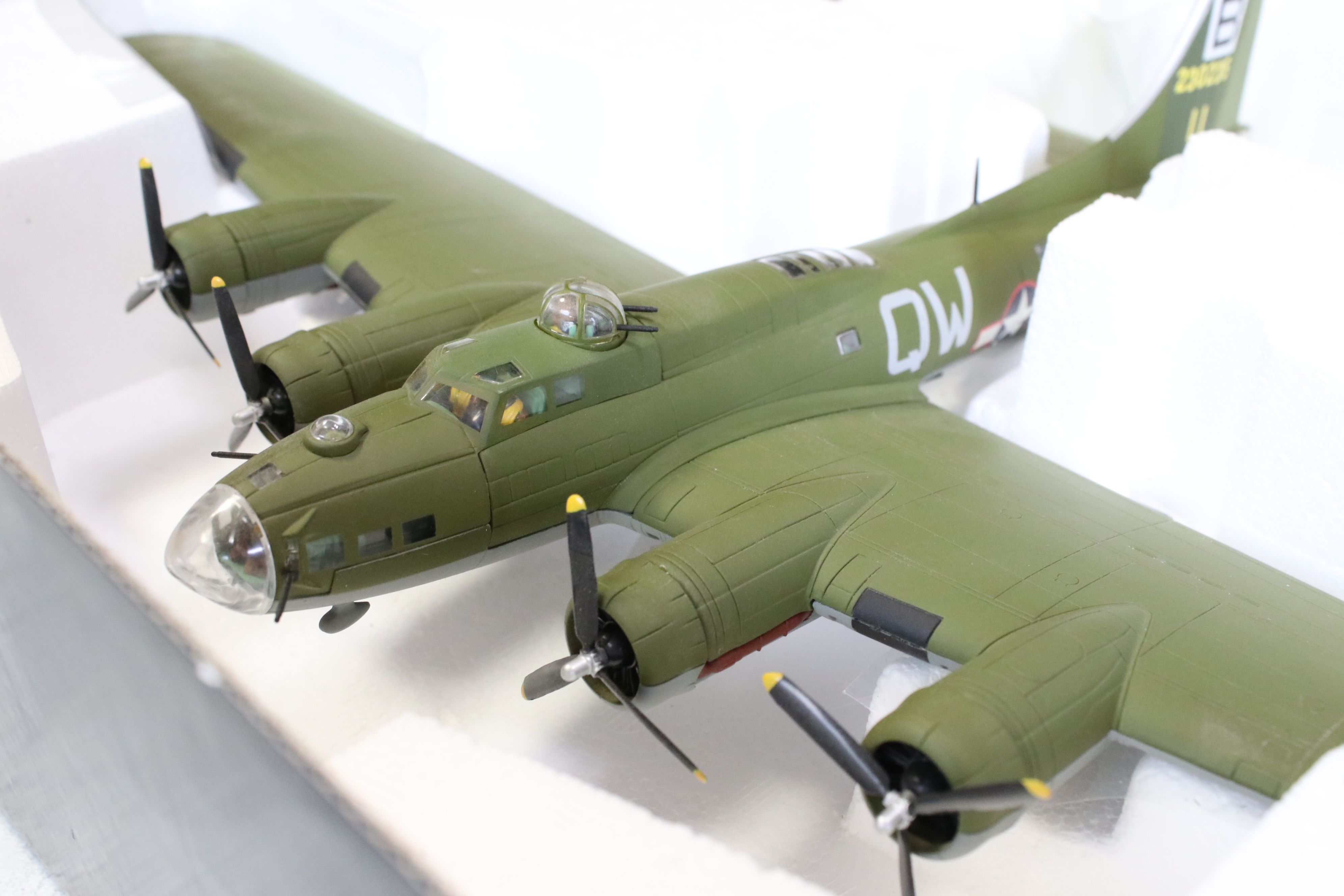Two Boxed Corgi Aviation Archive 1/72 ltd edn military aircraft diecast models with certificates - Image 18 of 21
