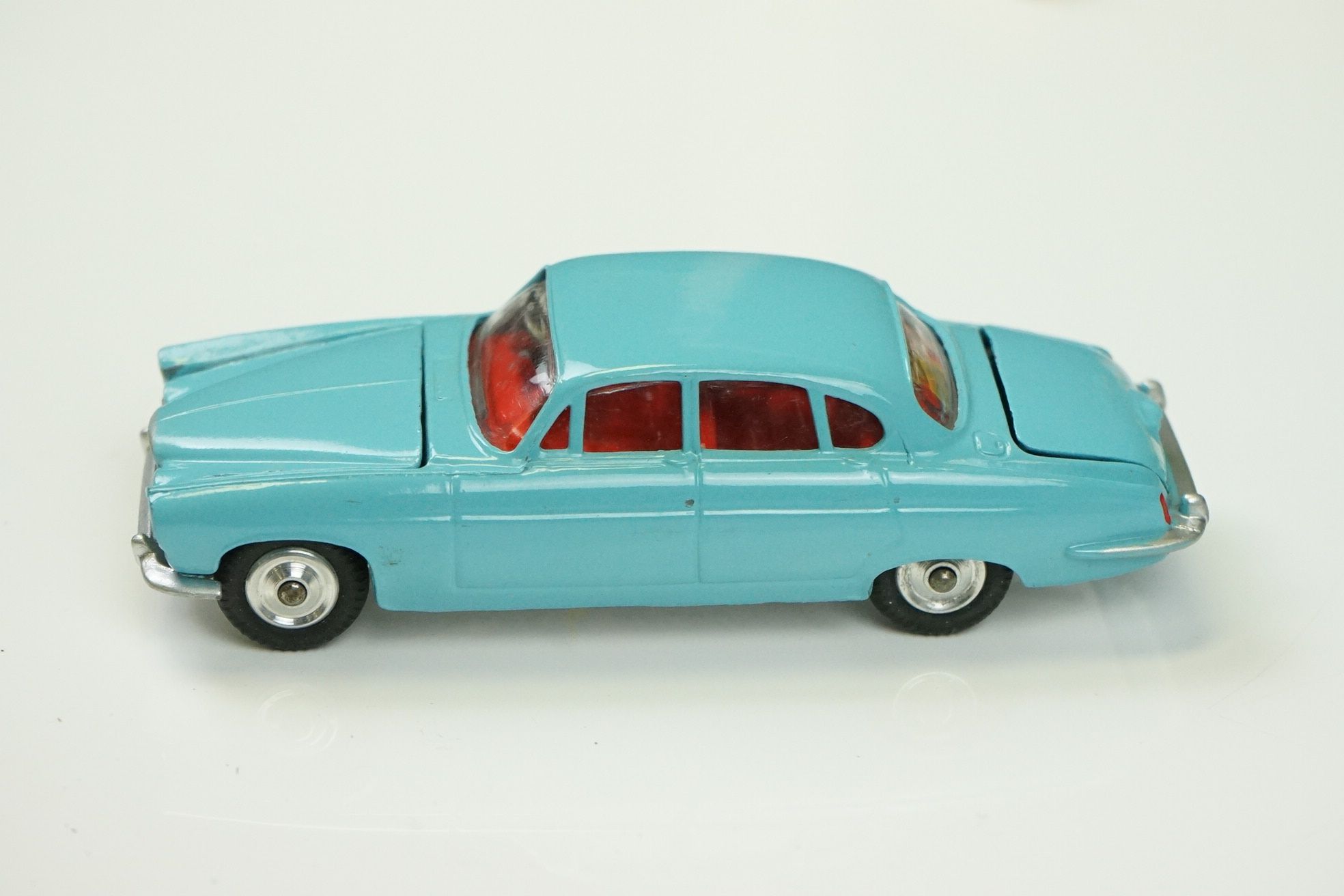 Two boxed Corgi By Special Request diecast models to include 238 Jaguar Mark X in pale blue with red - Image 4 of 22