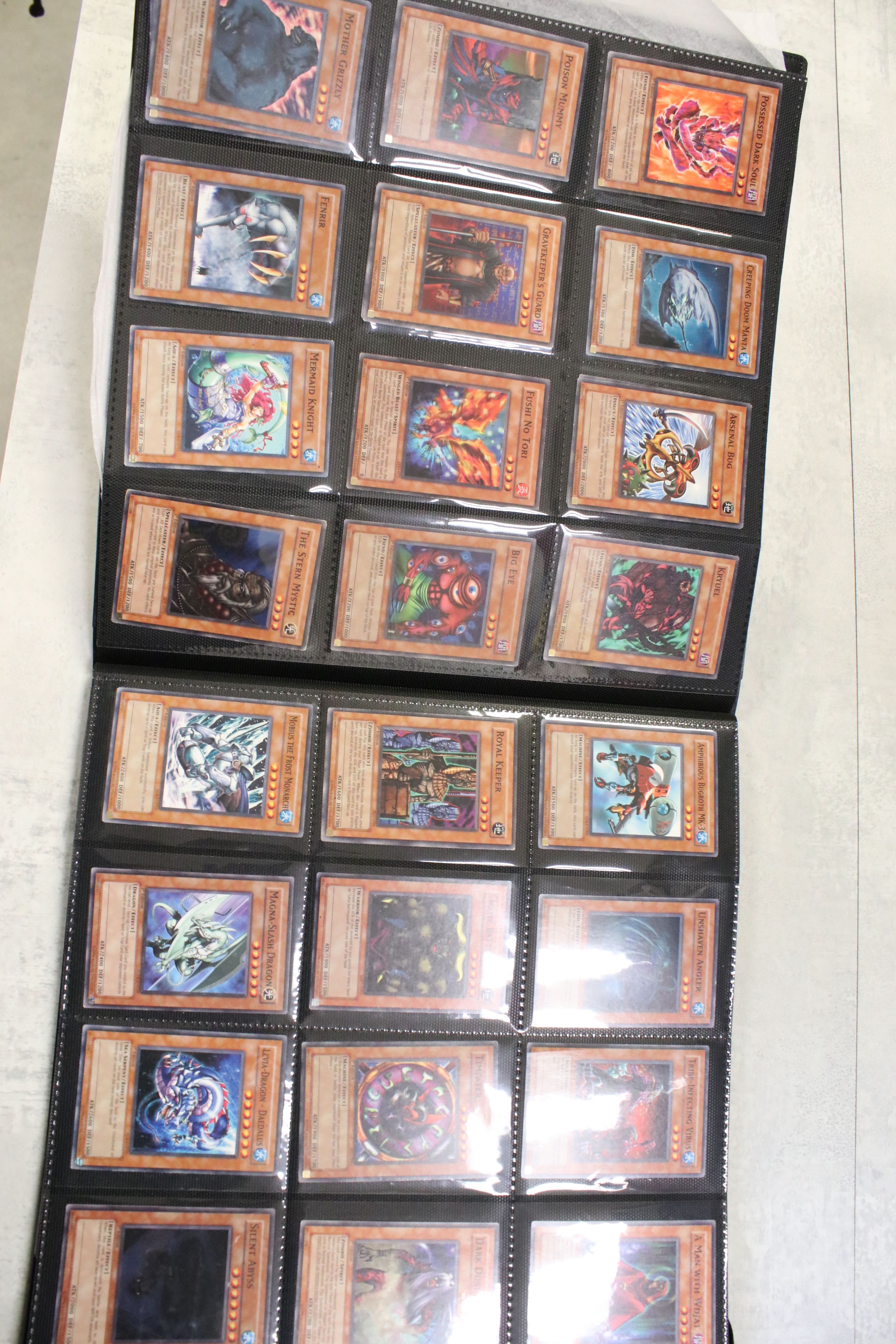 Yu-Gi-Oh! - Around 350 Yu-Gi-Oh! cards featuring common,1st, rare, holofoil rare, etc to include Des - Image 6 of 23