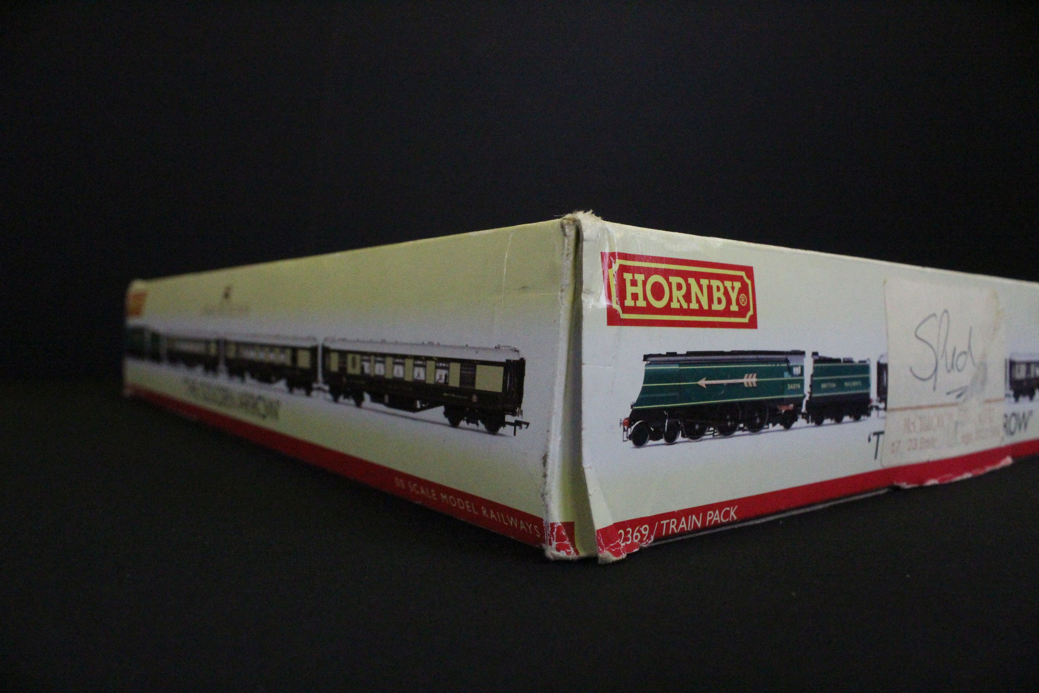 Boxed Hornby OO gauge R2369 The Golden Arrow Train Pack, complete, box tatty with 'Spud Murphy' - Image 2 of 7