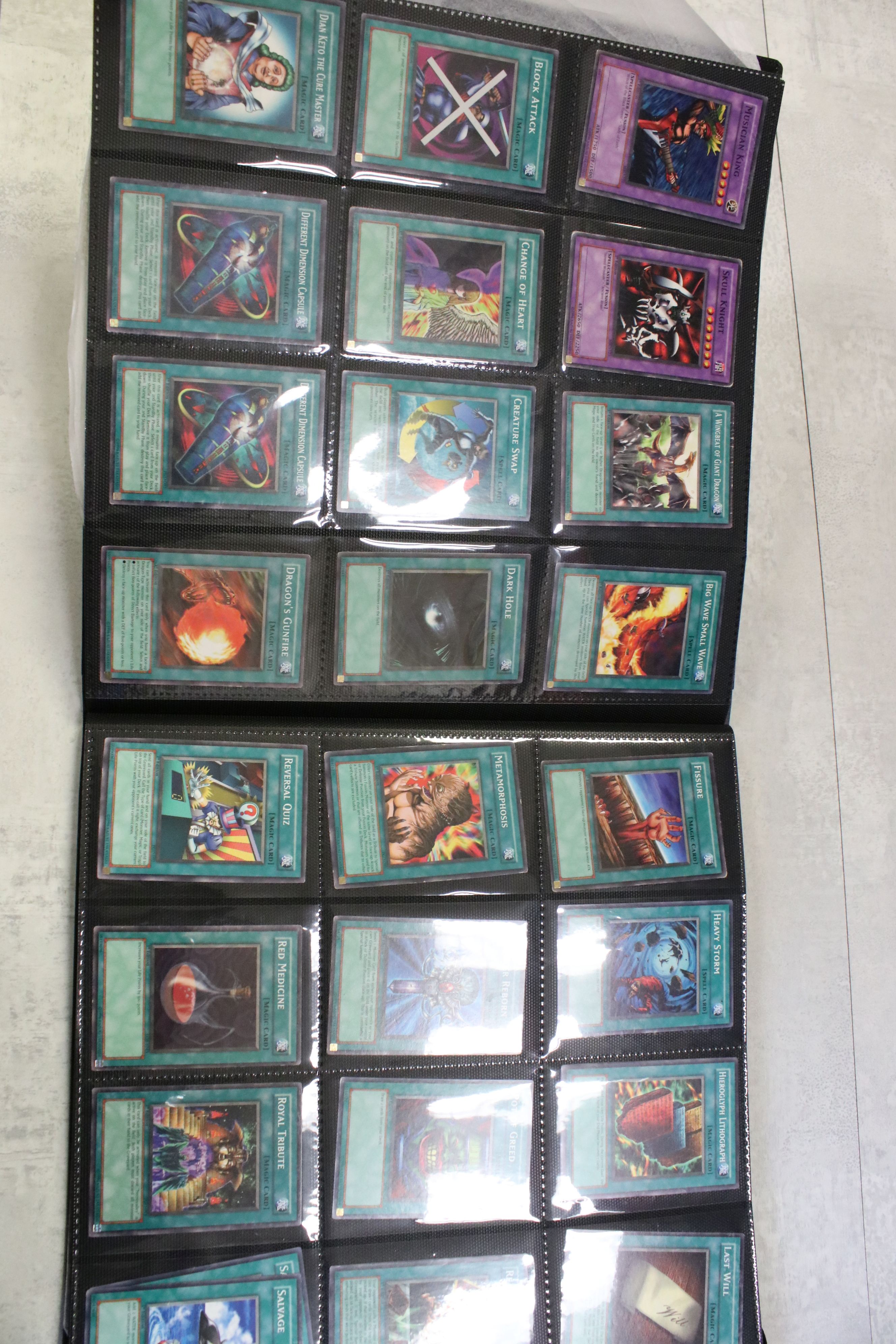 Yu-Gi-Oh! - Around 350 Yu-Gi-Oh! cards featuring common,1st, rare, holofoil rare, etc to include Des - Image 7 of 23