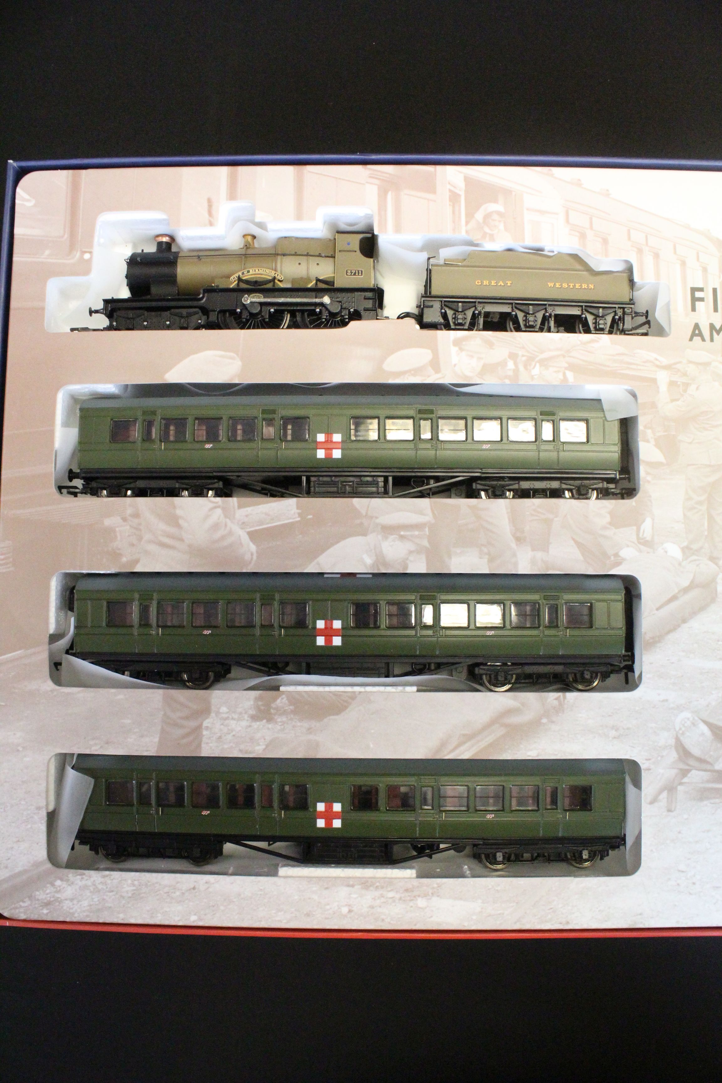 Boxed Bachmann OO gauge 30-325 First World War Ambulance Train No 40 Special Commemorative Edition - Image 7 of 7