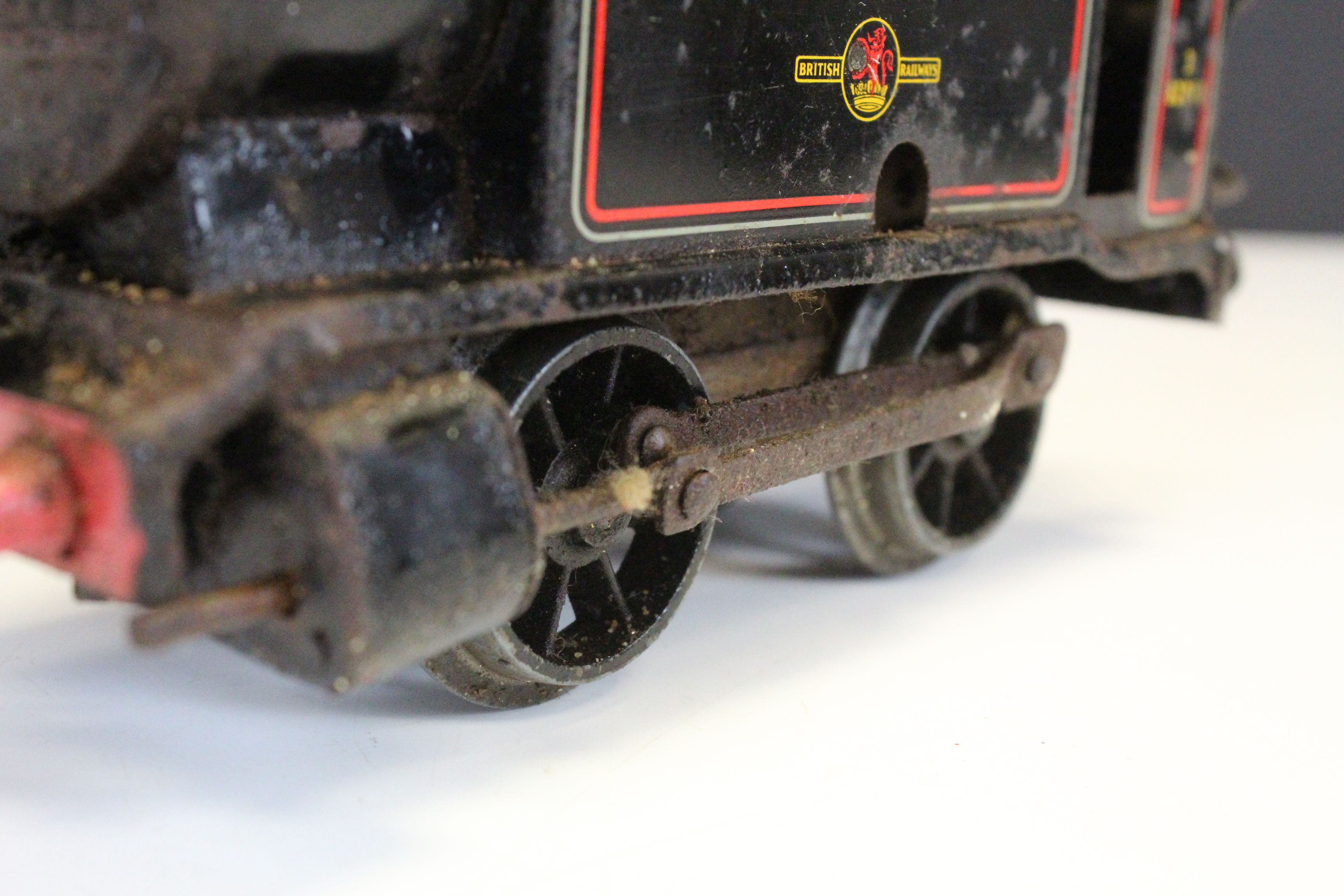 Quantity of model railway & collectables to include Hornby O gauge 0-4-0 locomotive, OO gauge Triang - Image 9 of 13