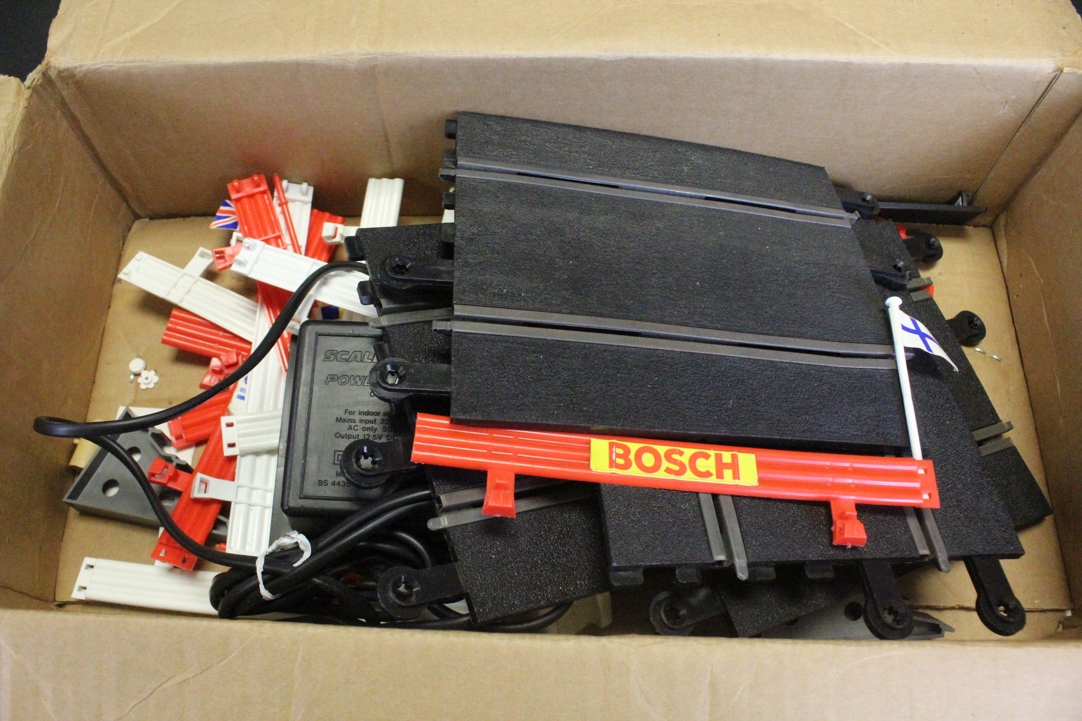 Scalextric - Two boxed Scalextric 400 electric model racing sets with slot cars (C587 - missing - Image 22 of 22