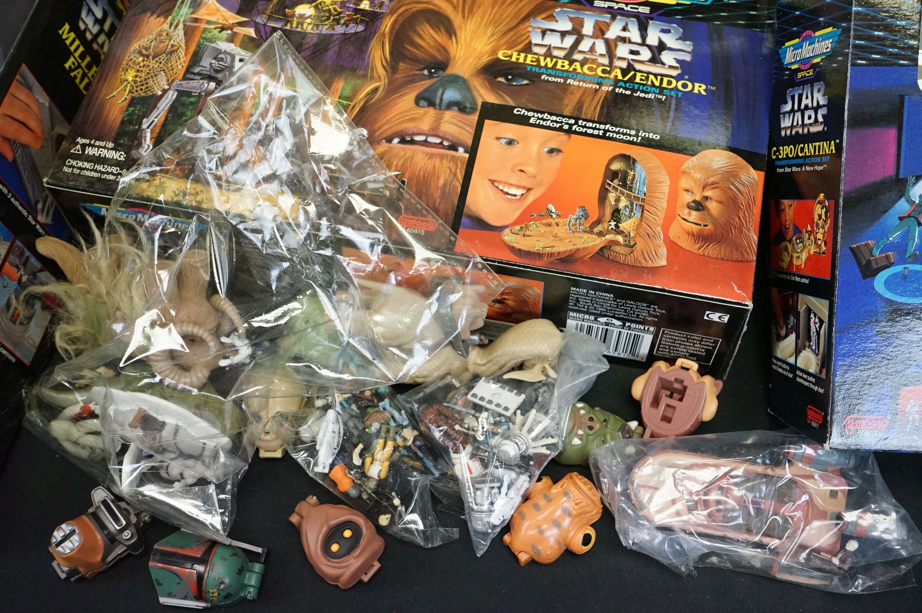 Star Wars - 18 Boxed Galoob Micro Machines sets to include 10 x transforming sets (65814 - Image 2 of 26