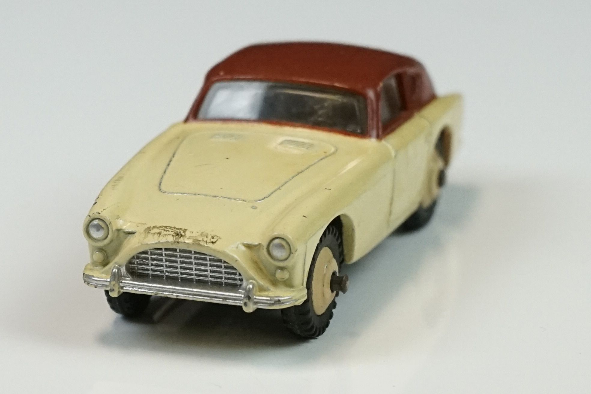 Four boxed Dinky diecast models to include French 518 Renault 4L in brick red, 162 Ford Zephyr - Image 34 of 37