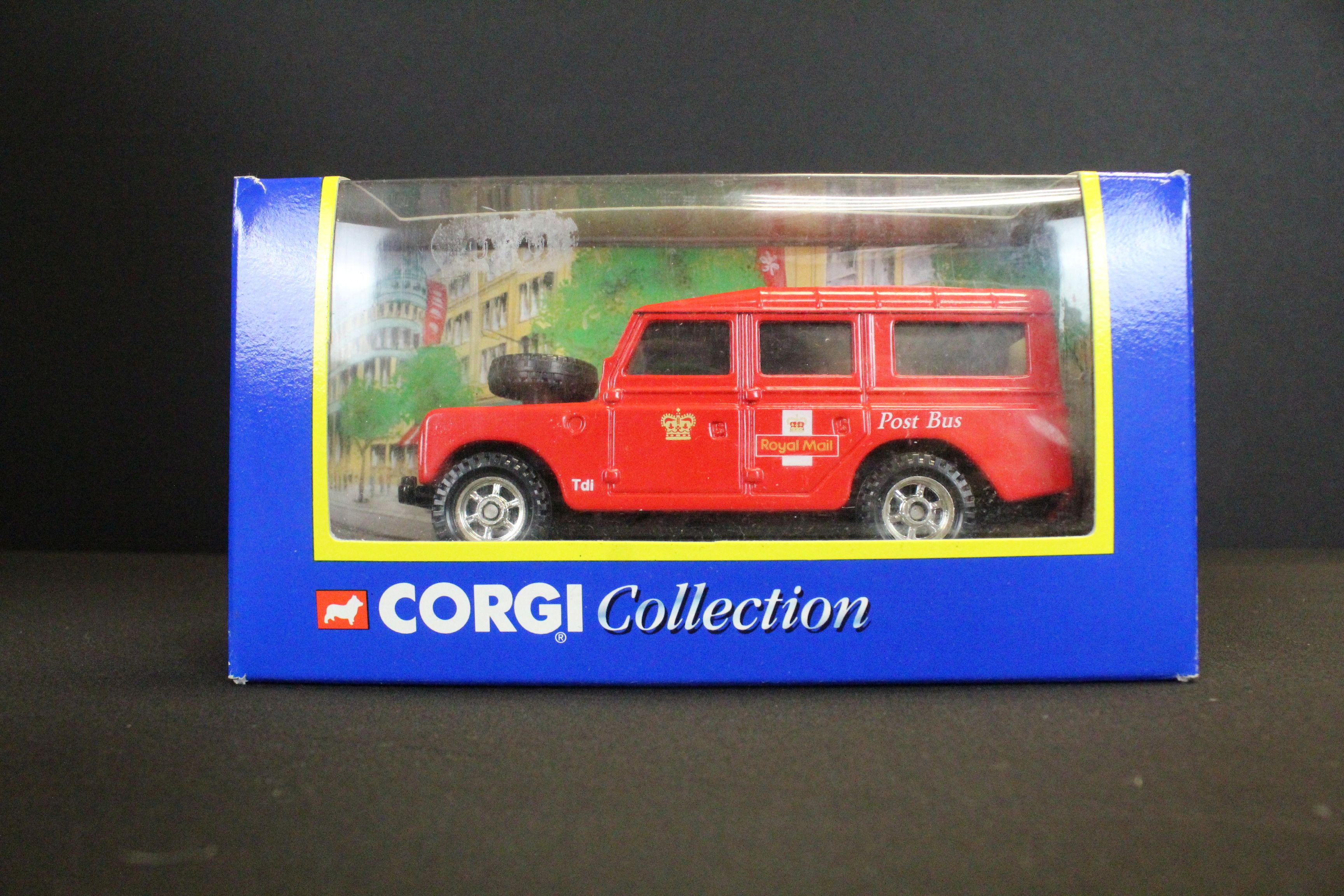 29 Boxed Corgi diecast models to include Jaguar Track Car, Iveco Container Truck, Royal Mail Van, - Image 5 of 9