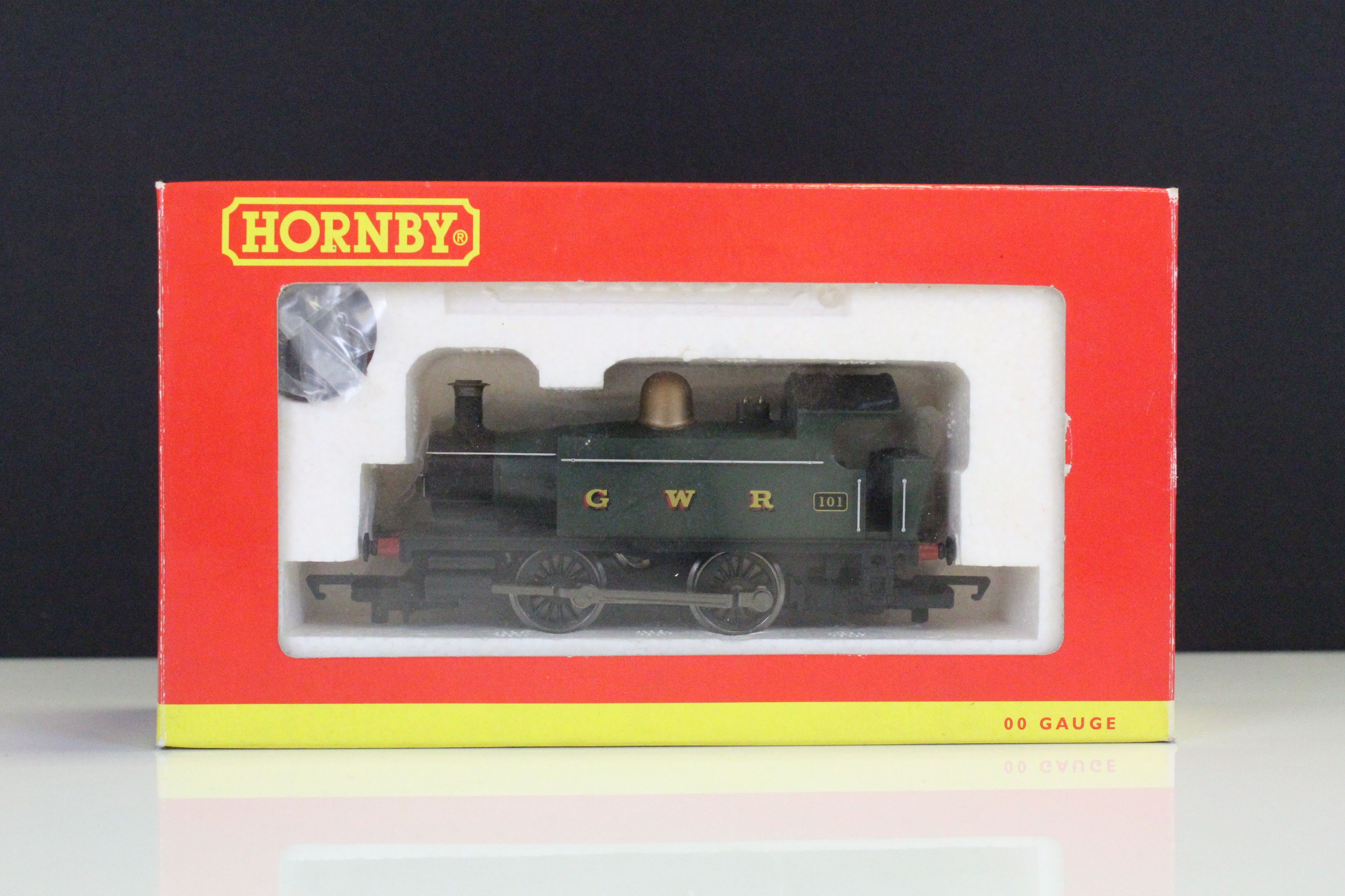 Two boxed Hornby OO gauge locomotives to include R2452 Industrial Locomotive 0-4-0T Lion Works No - Image 4 of 5