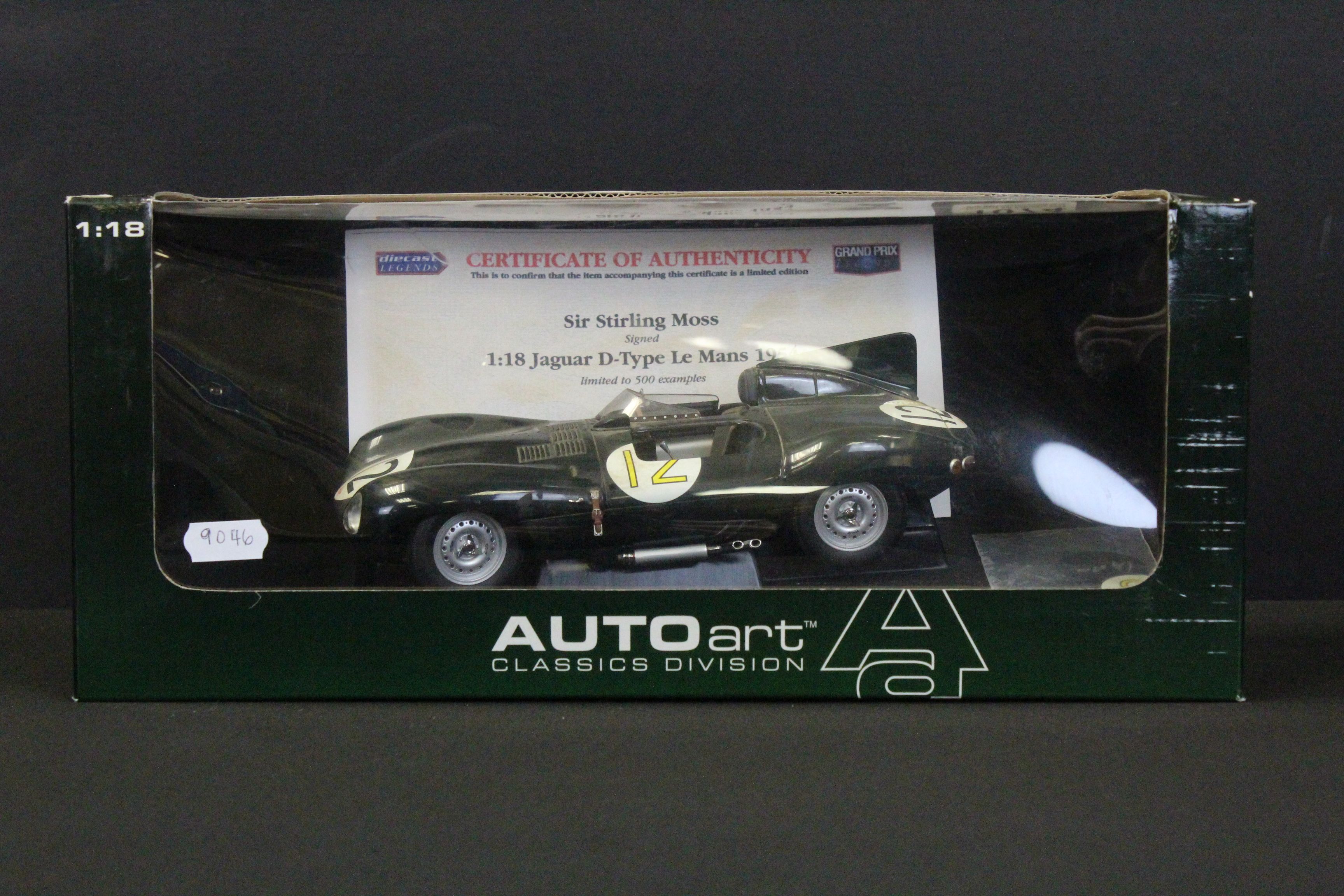 Autograph - Boxed 1/18 Auto Art 73561 Jaguar D-Type Short Nose green Le Mans 1954 diecast model