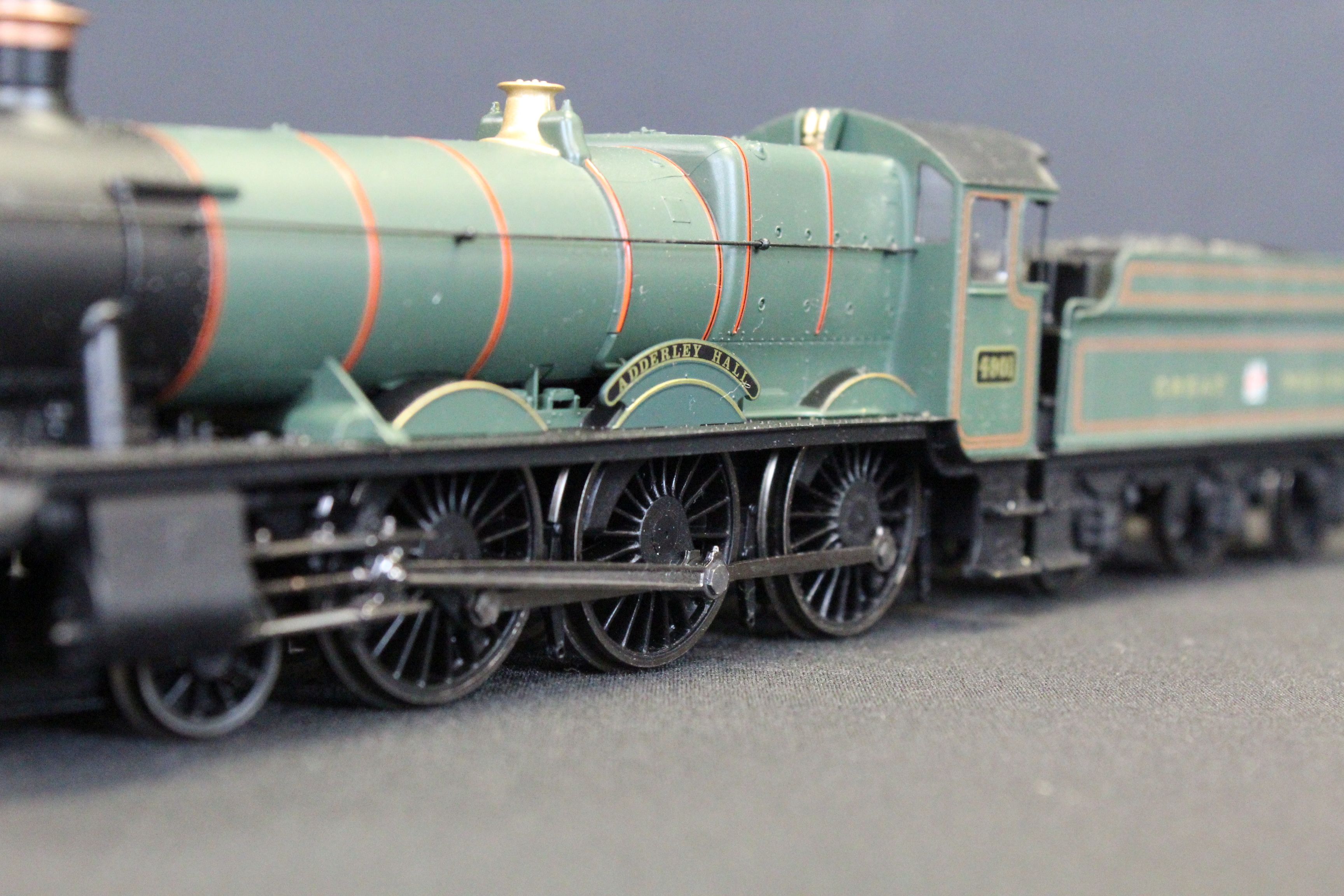 Three Hornby OO gauge locomotives to include Adderley Hall 4-6-0 4901, 2-8-0 GWR 4261 and Smokey Joe - Image 9 of 10