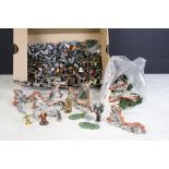 Fantasy Gaming / Game Workshop - Large collection of metal figures, both painted & unpainted,