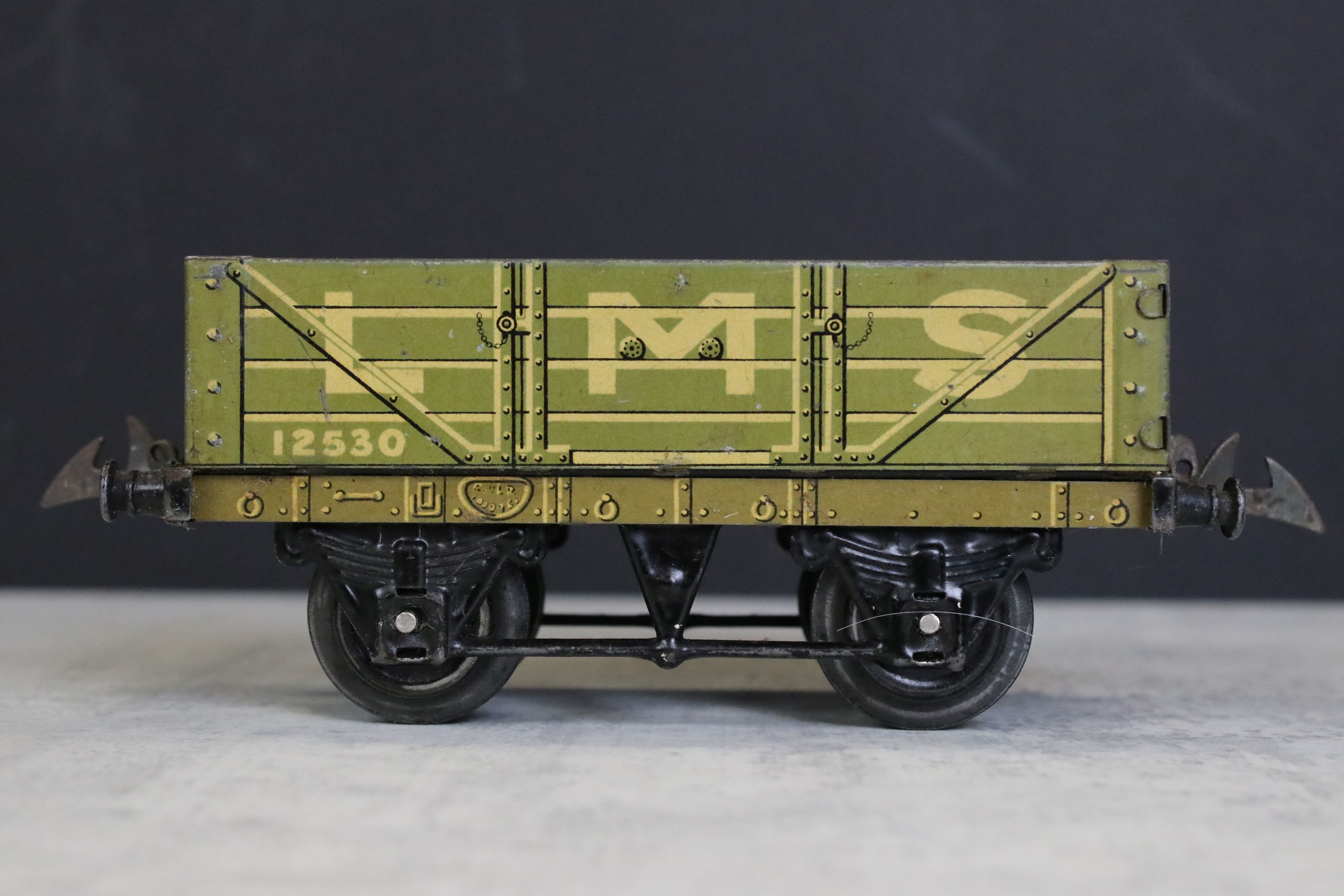 Quantity of OO gauge model railway to include 3 x Triang locomotives, Hornby 0-4-0 06008, 5 x - Image 7 of 14