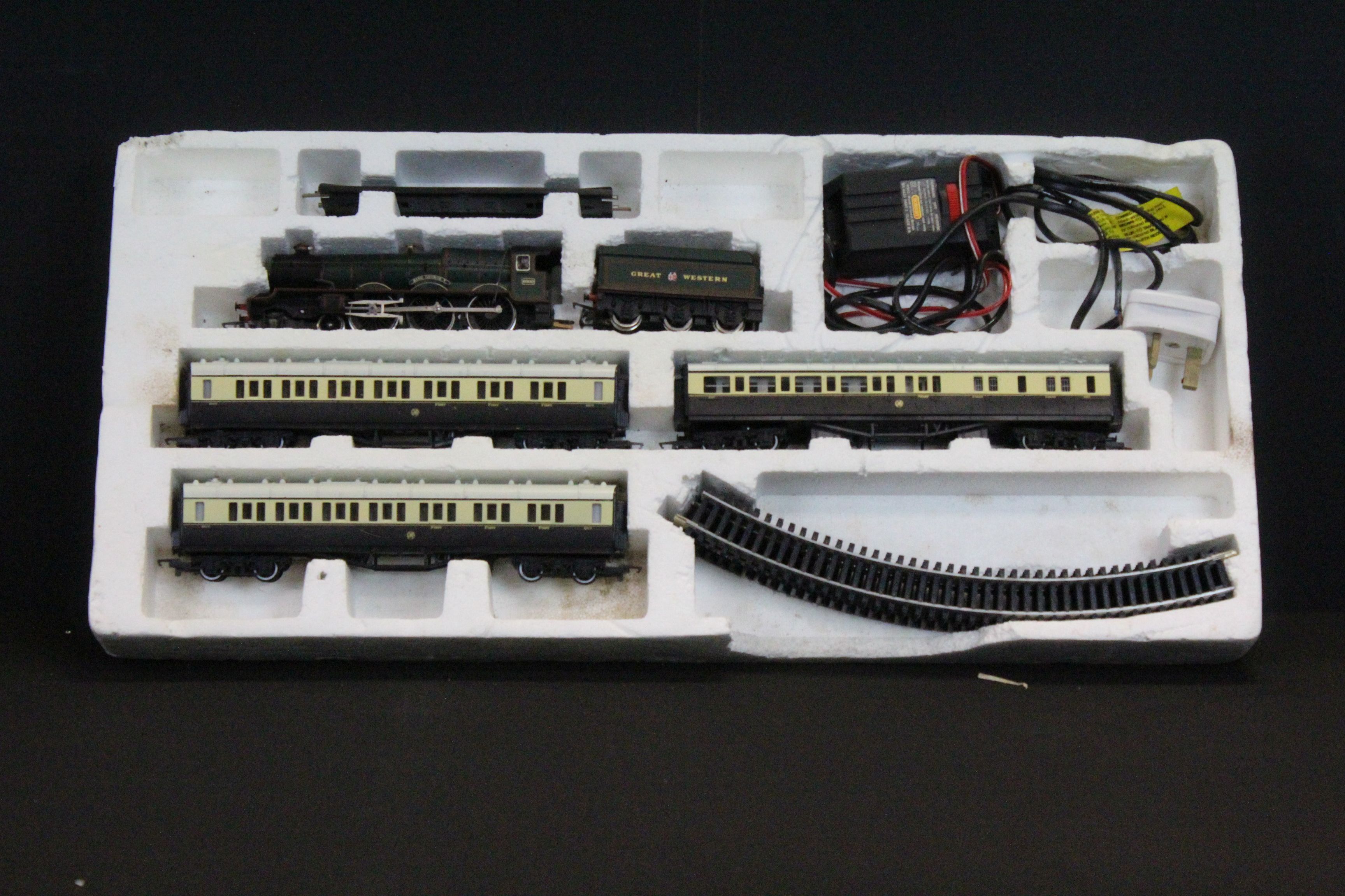Two boxed Hornby OO gauge train sets to include R687 Silver Jubilee Pullman Set and ltd edn 150th - Image 12 of 15