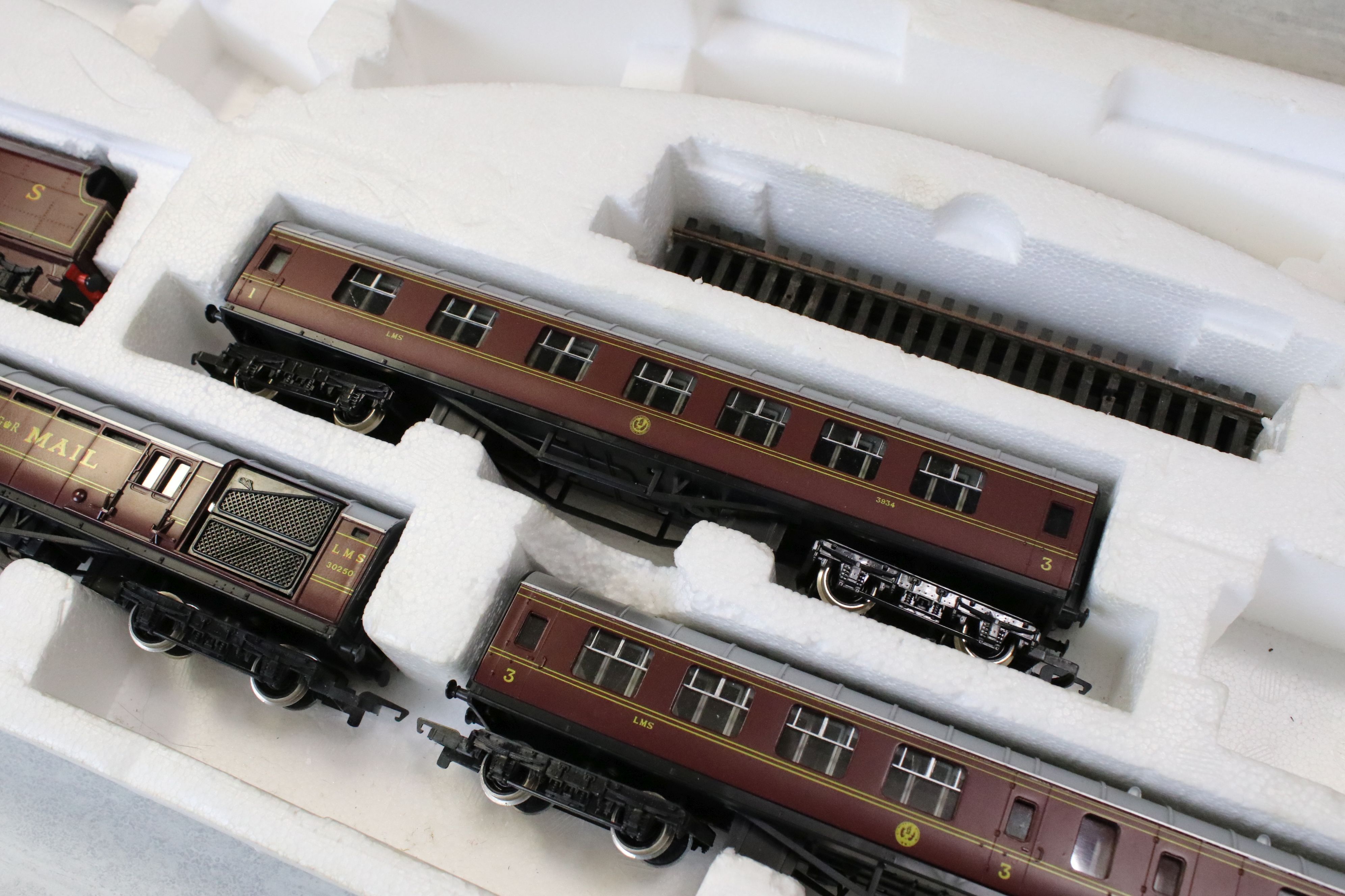 Three boxed Hornby OO gauge train sets, all part complete to include R541 InterCity 125 with 2 x - Image 4 of 11