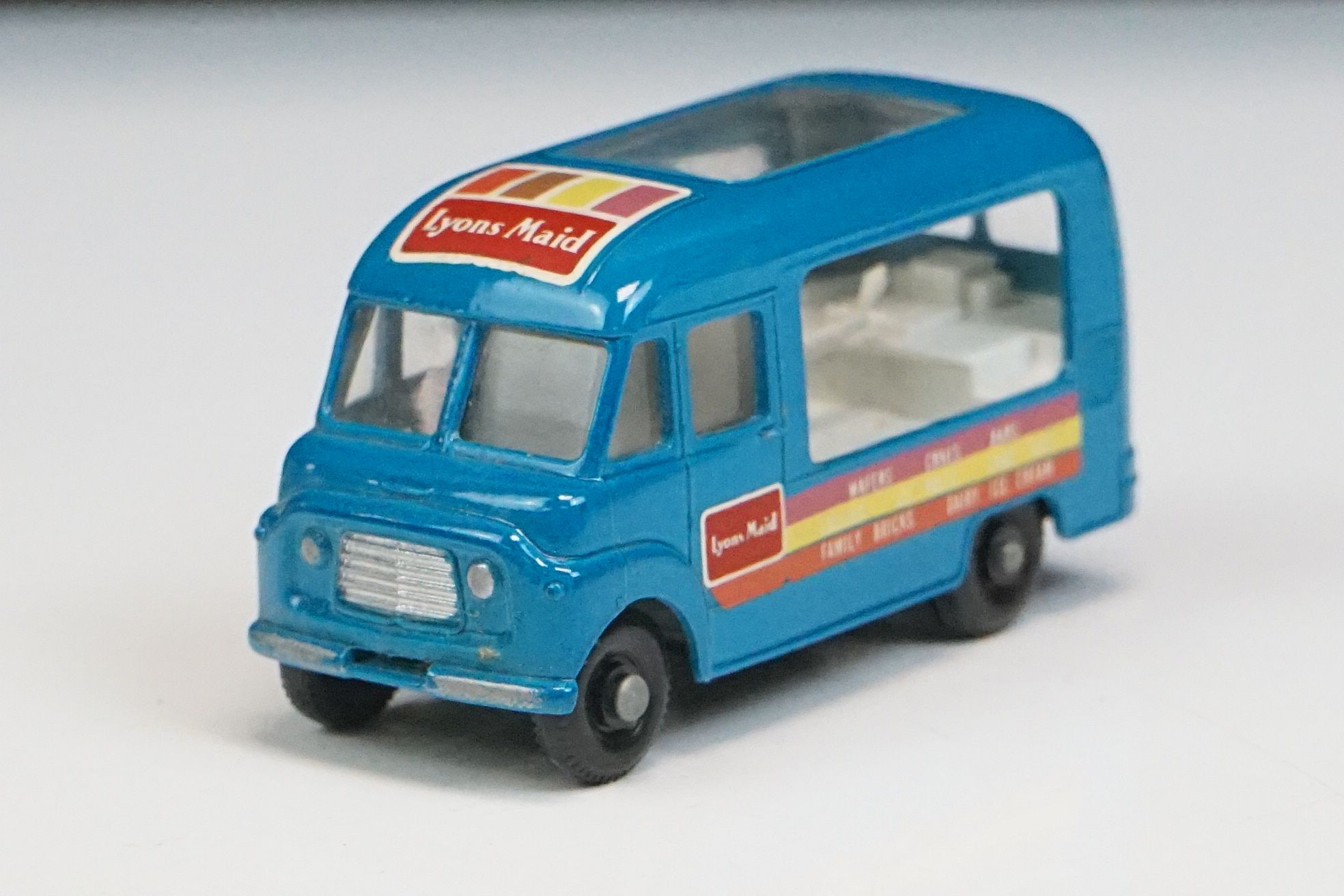 Three boxed Matchbox Lesney diecast models to include 20 Ever Ready Transport Truck, 62 TV Service - Image 10 of 21