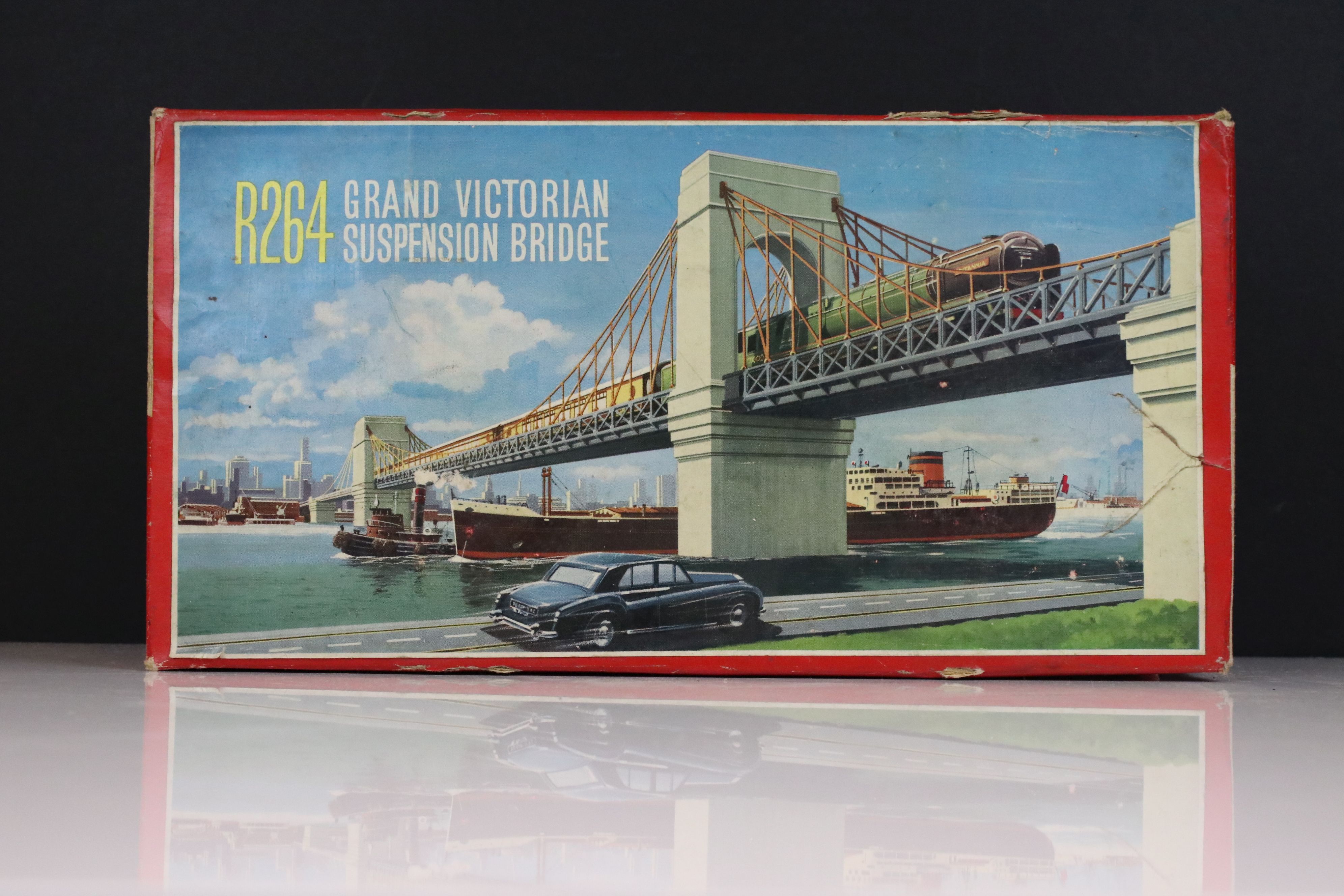 Boxed Triang OO gauge R264 Grand Victorian Suspension Bridge set (unchecked but does appear good) - Image 2 of 9