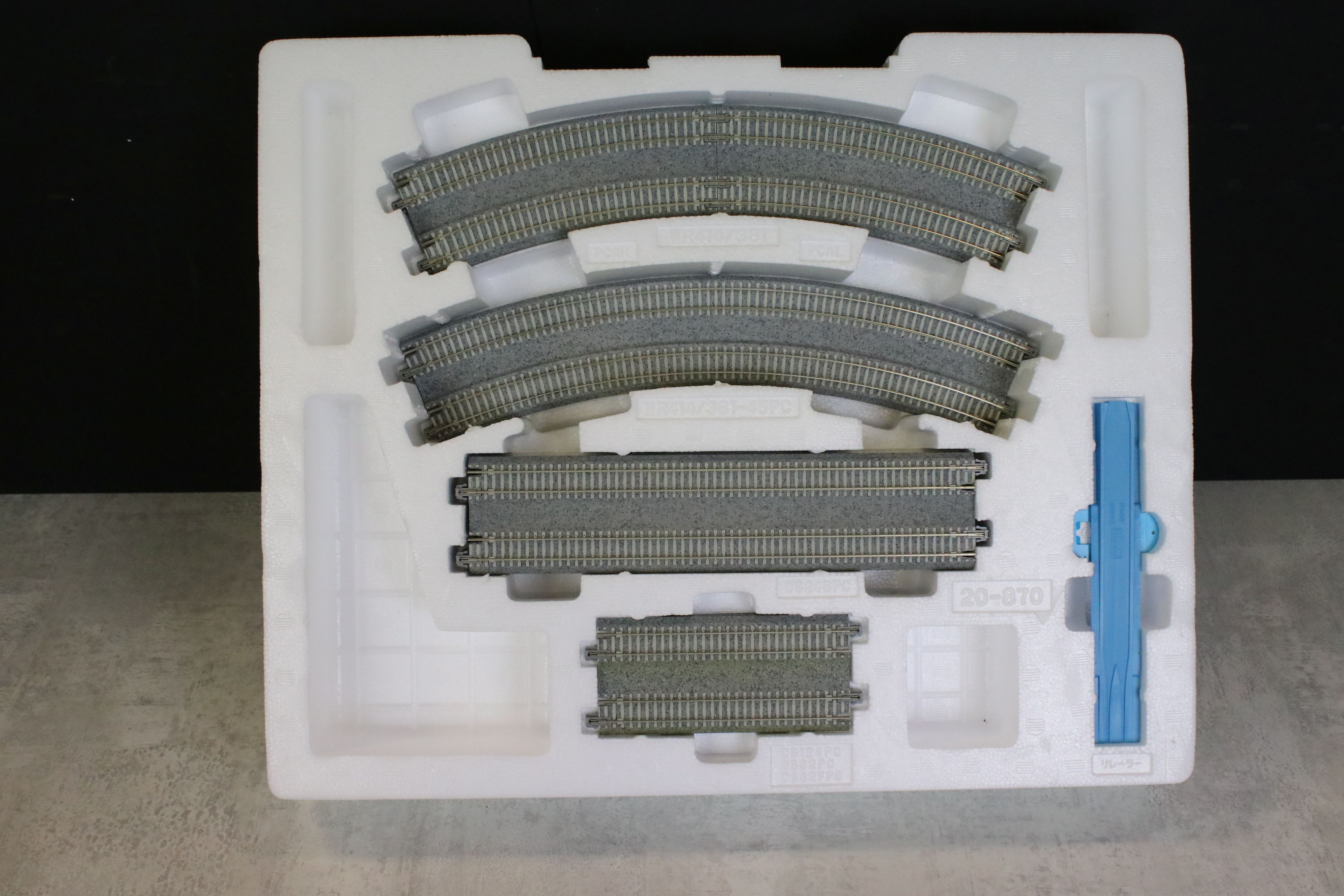 Four boxed Kato N gauge Unitrack sets to include 20876 V16, 20870 V11, 20870-1 V11 (incomplete) - Image 4 of 14