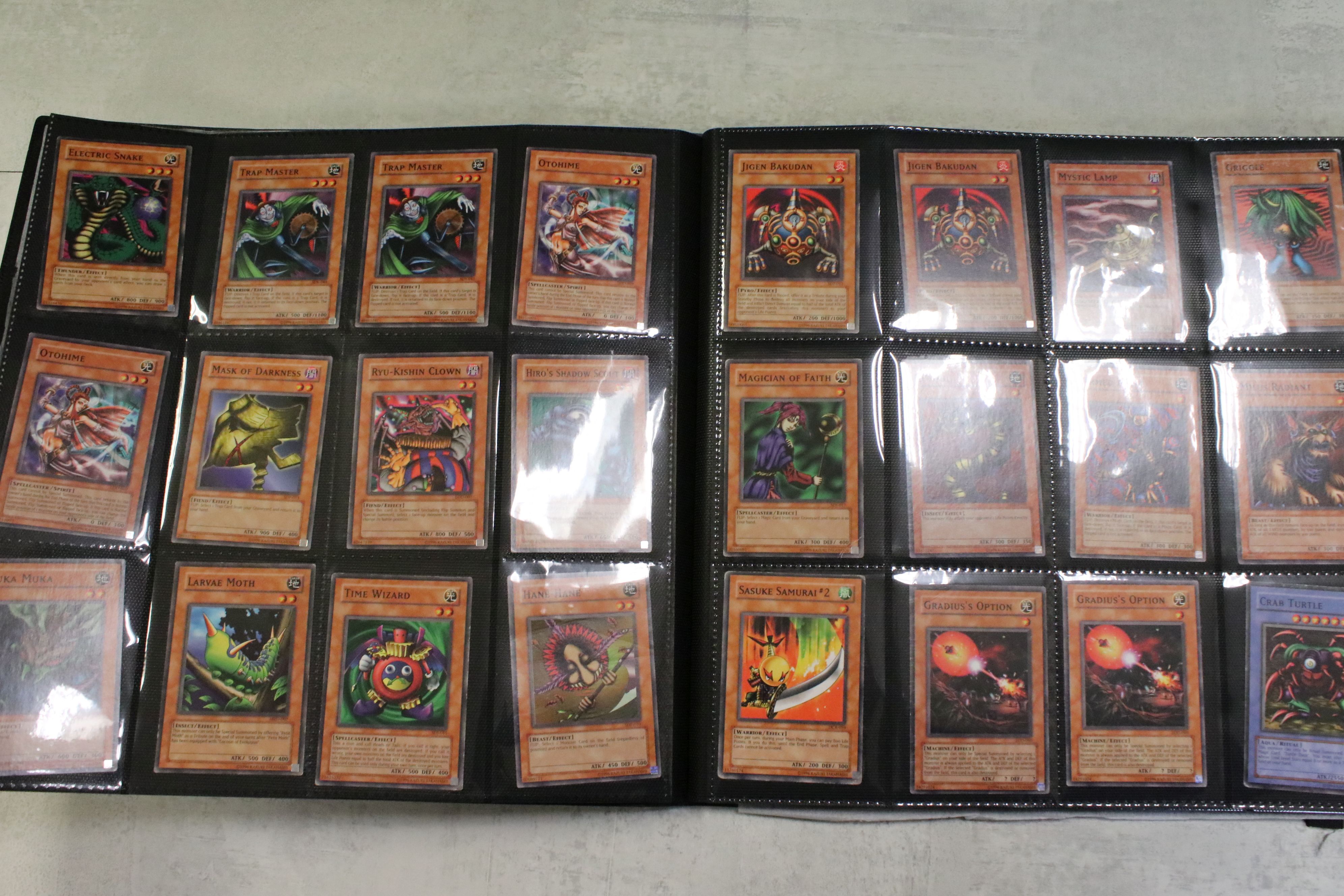 Yu-Gi-Oh! - Around 350 Yu-Gi-Oh! cards featuring common,1st, rare, holofoil rare, etc to include Des - Image 17 of 23