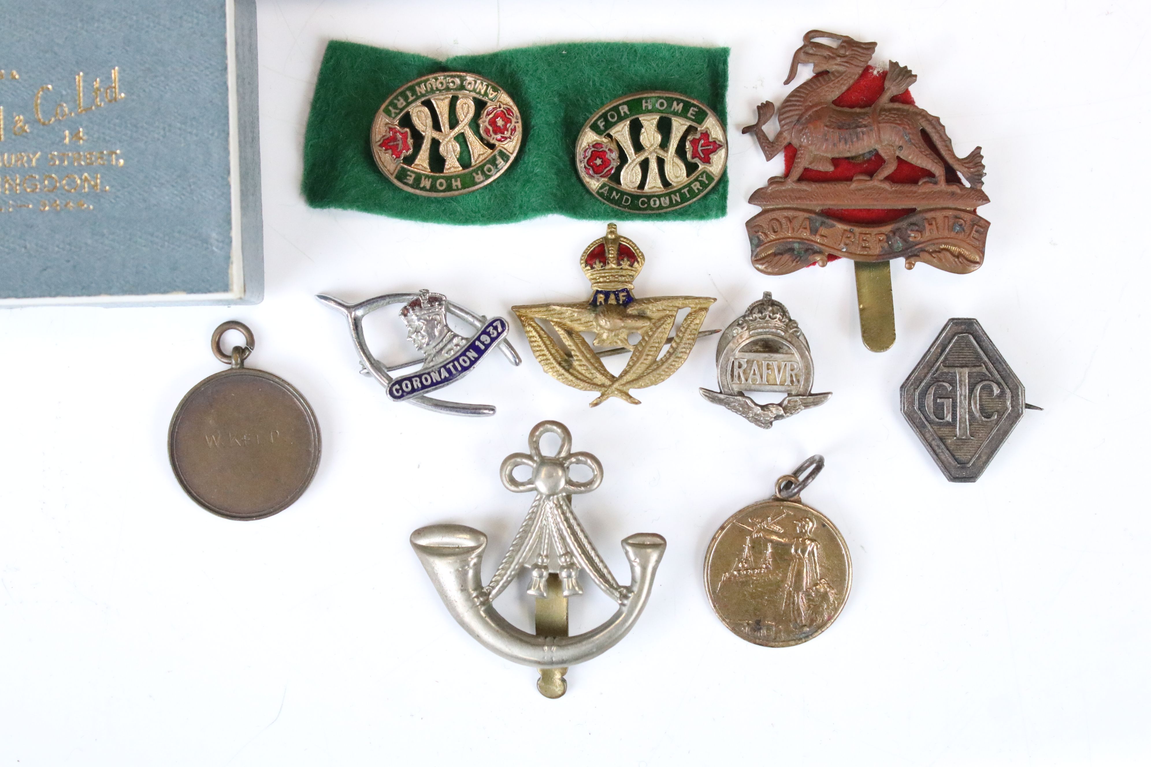 A Group Of Mixed Military Collectables To Include A British Army Service Book, Badges, Bibles And - Image 2 of 8