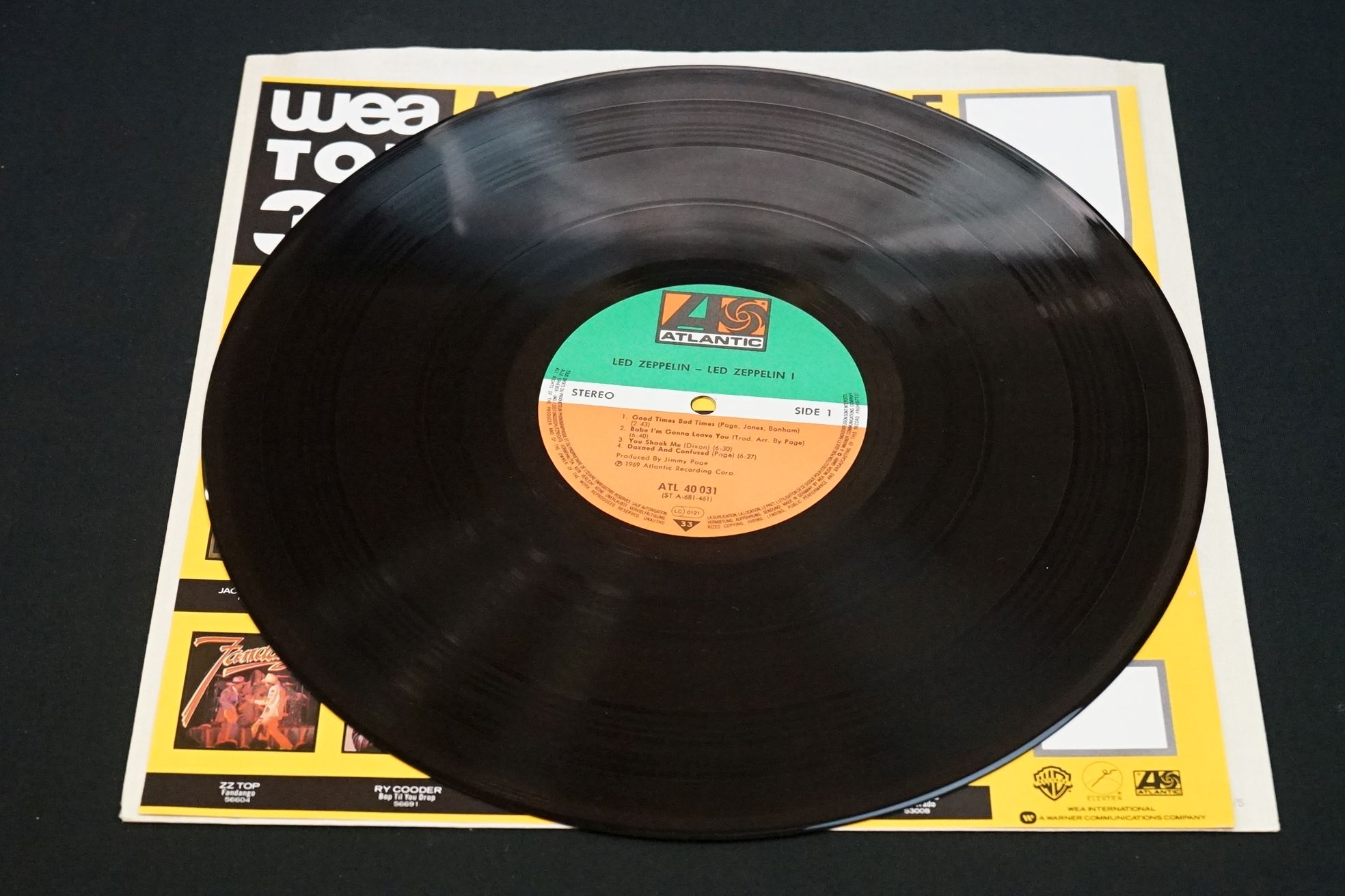 Vinyl - 3 Led Zeppelin LPs to include One (ATL 40031) green and orange Atlantic labels German press, - Image 8 of 18