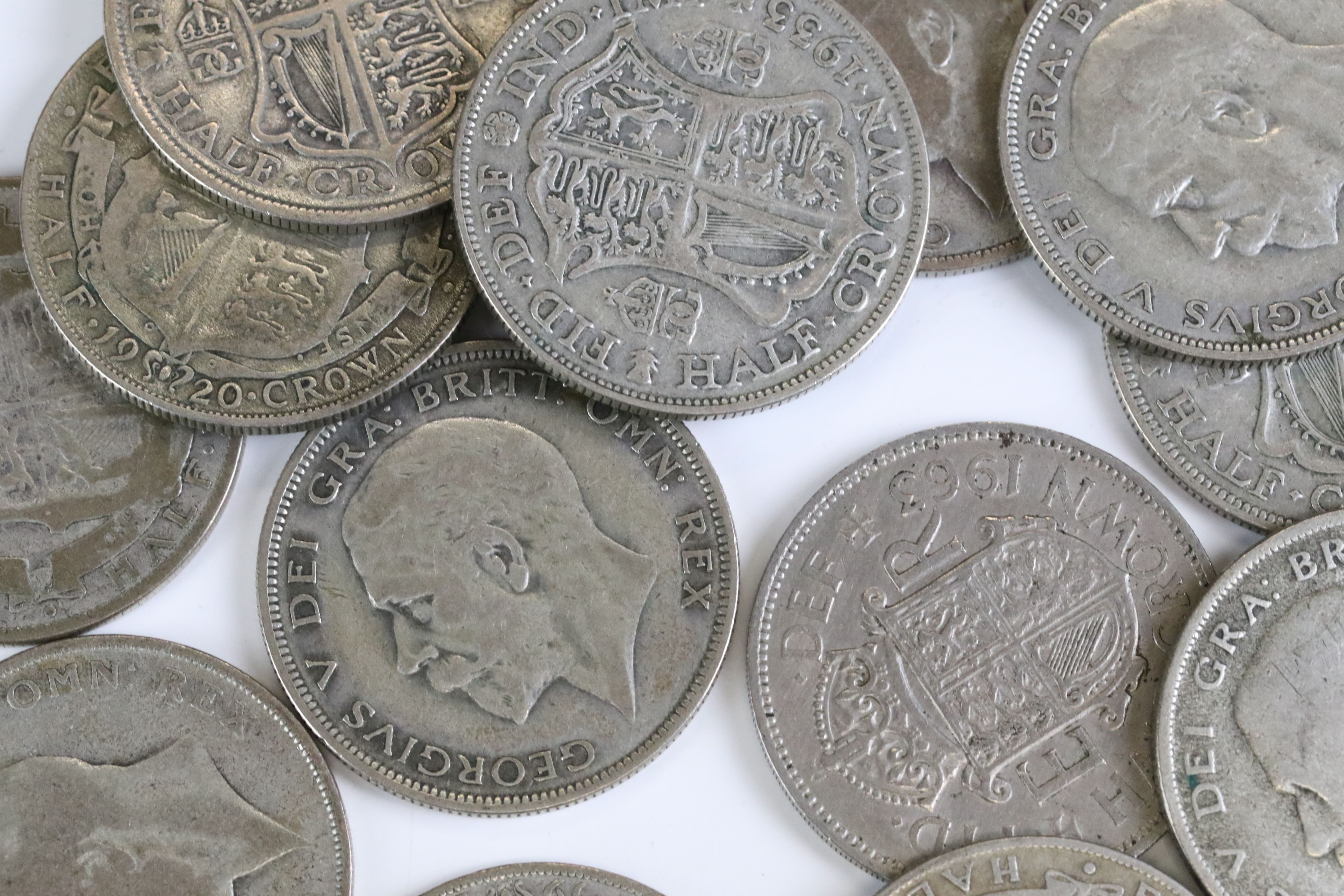 A collection of mainly British pre decimal coins to include a good quantity of silver examples - Image 11 of 16