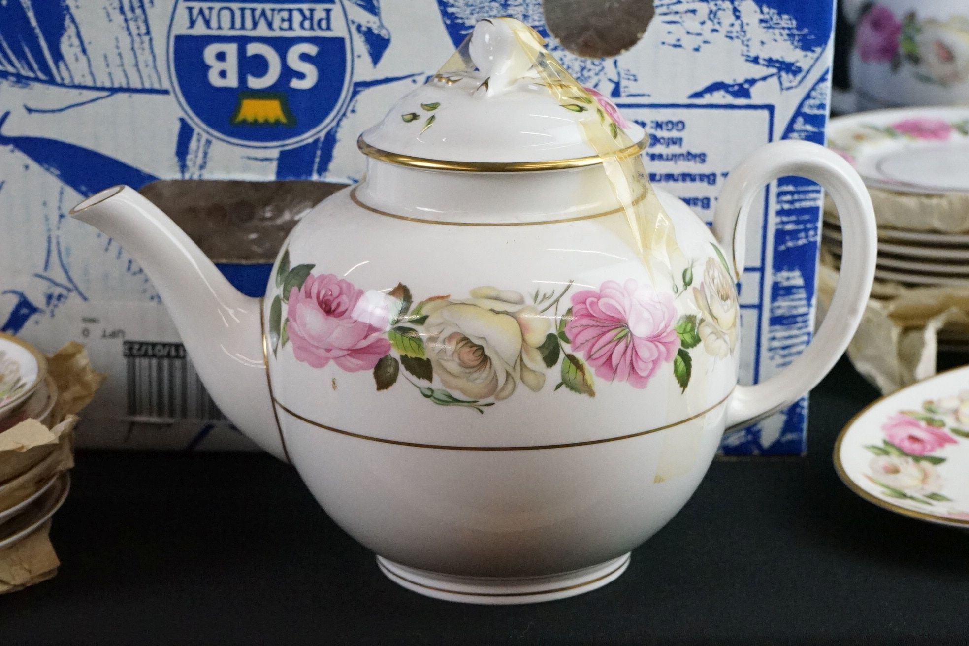 Royal Worcester ' Royal Garden ' pattern ceramics to include 2 teapots & covers, coffee pot & cover, - Image 3 of 14