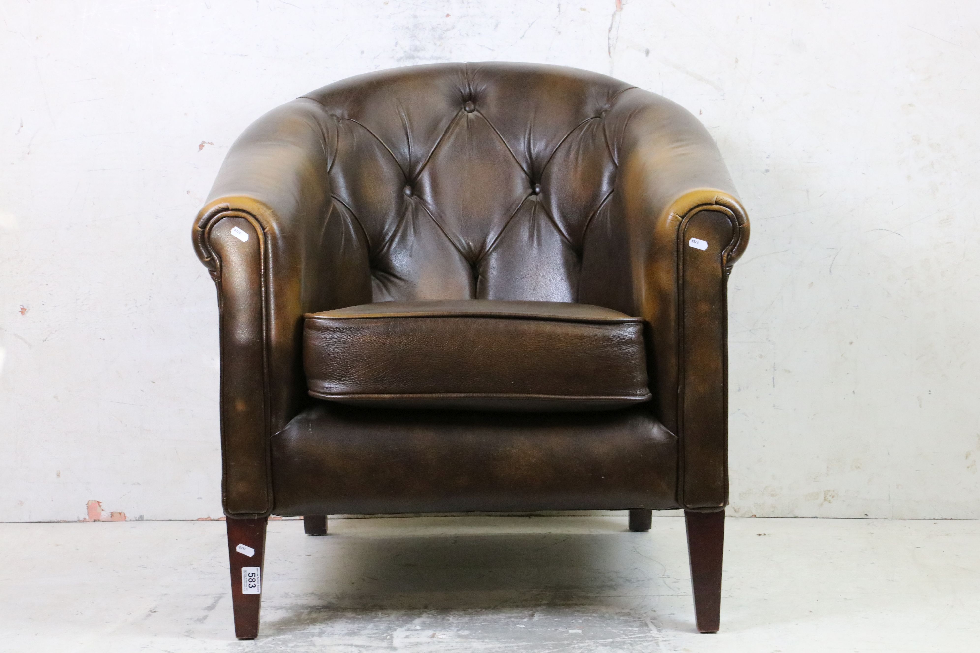 Thomas Lloyd Brown Leather Tub Armchair with button back, 74cm wide x 82cm deep x 84cm high - Image 2 of 4