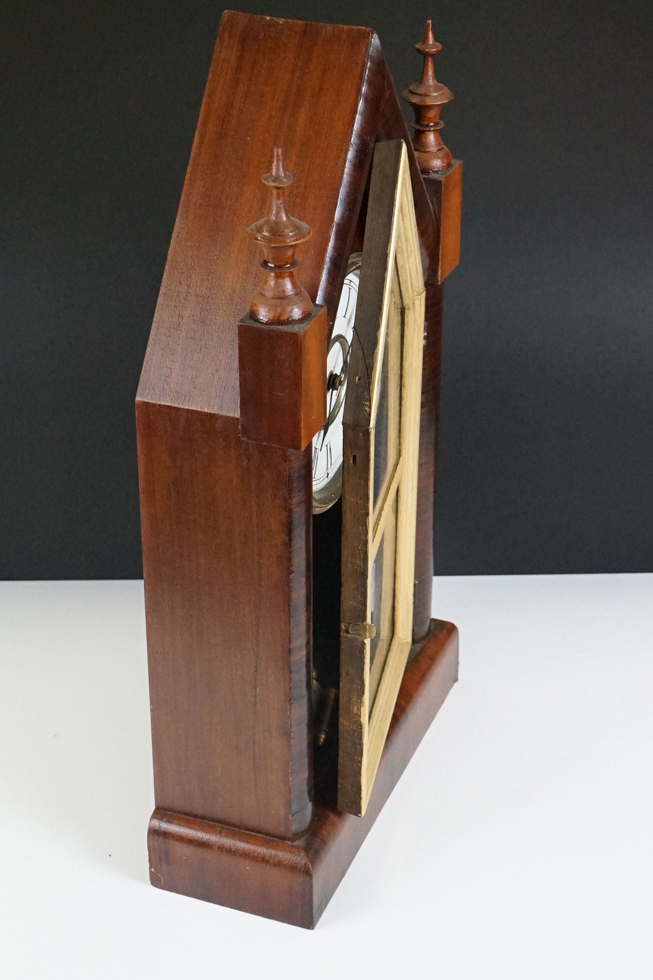 Early 20th Century Jerome & Co ' American 1 Day Sharp Gothic Striking ' Mantel Clock, with a white - Image 6 of 7