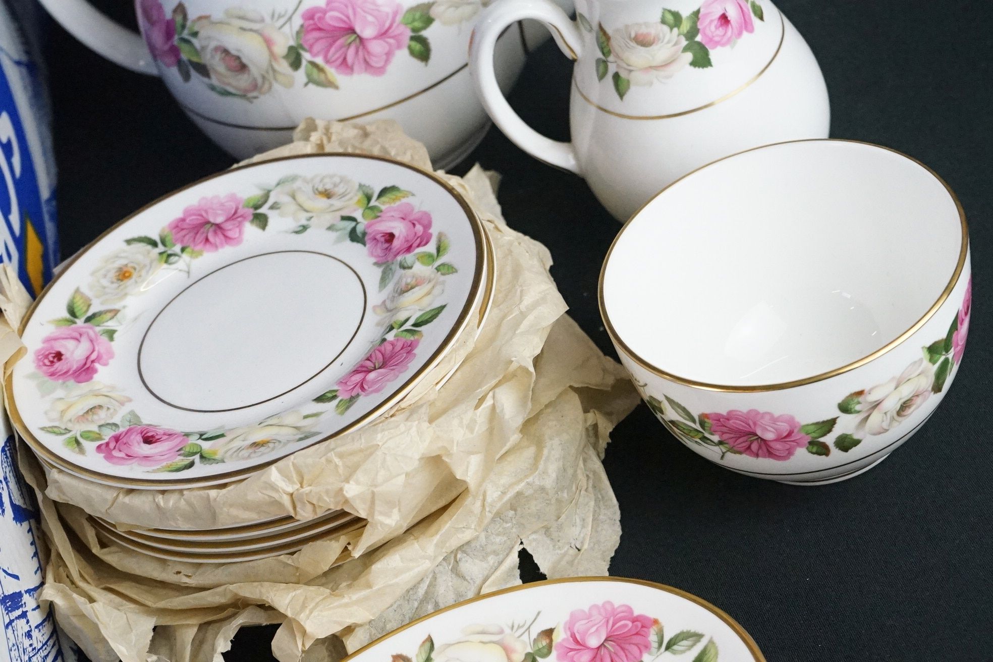 Royal Worcester ' Royal Garden ' pattern ceramics to include 2 teapots & covers, coffee pot & cover, - Image 4 of 14