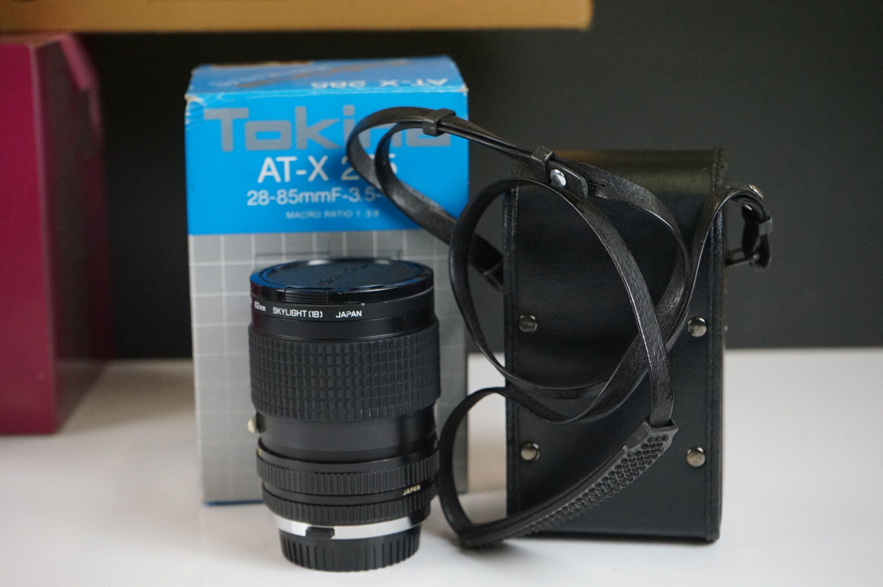 A collection of photography equipment to include an Olympus OM20 camera with Zuiko Auto-S 40mm lens, - Image 5 of 11