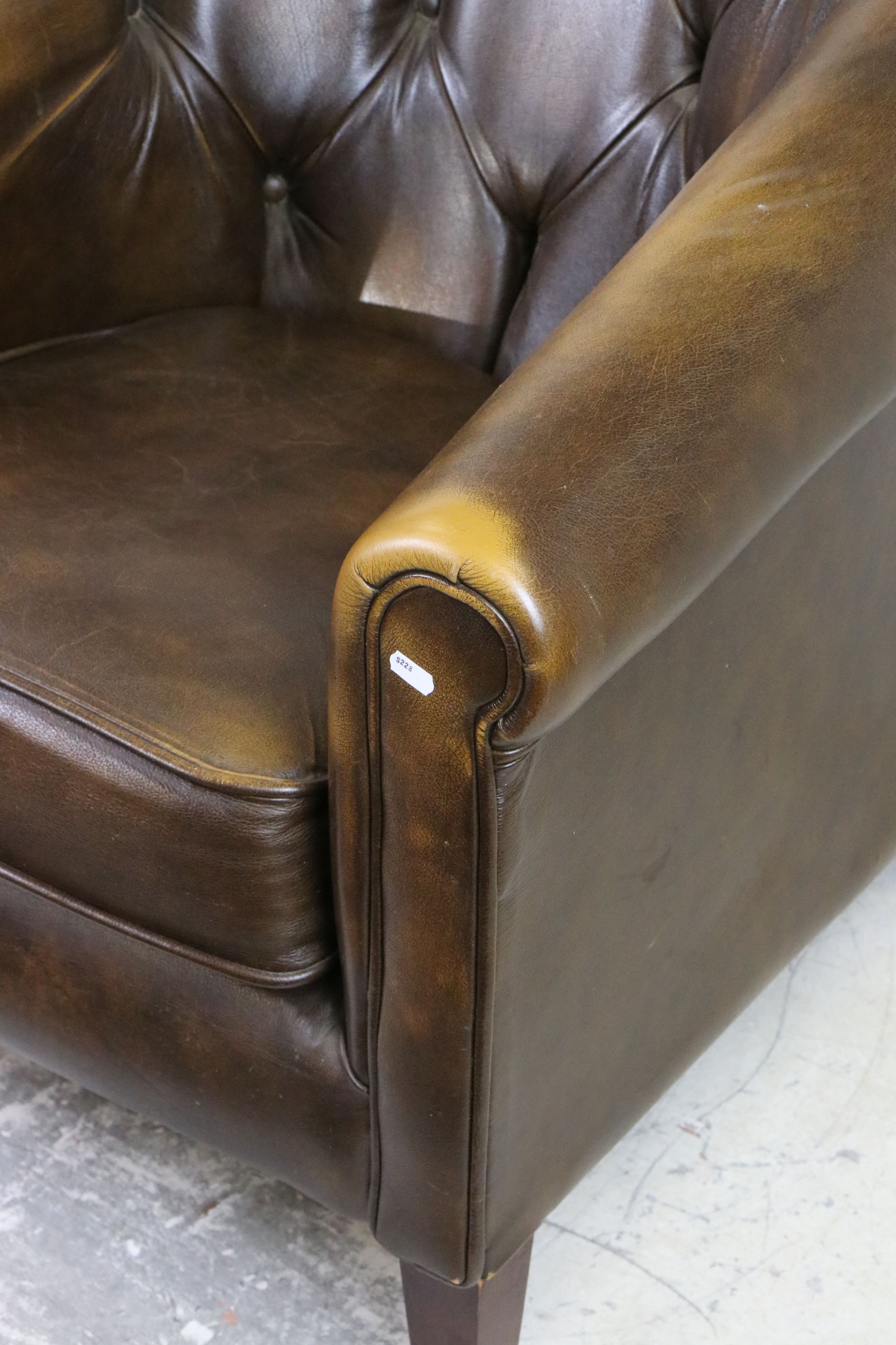 Thomas Lloyd Brown Leather Tub Armchair with button back, 74cm wide x 82cm deep x 84cm high - Image 3 of 4