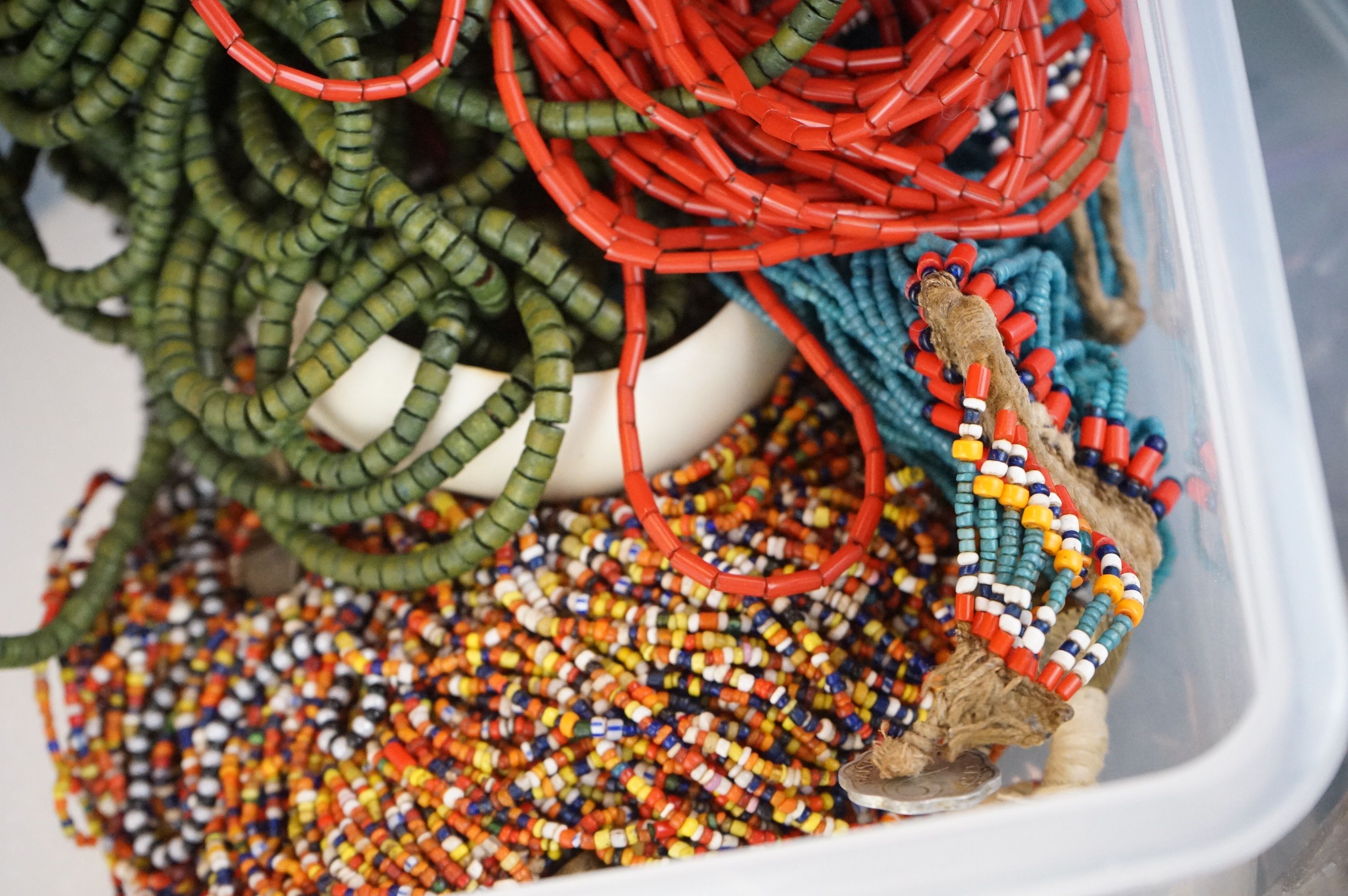 A large collection of mainly contemporary costume jewellery to include ethnic beaded necklaces. - Image 4 of 11